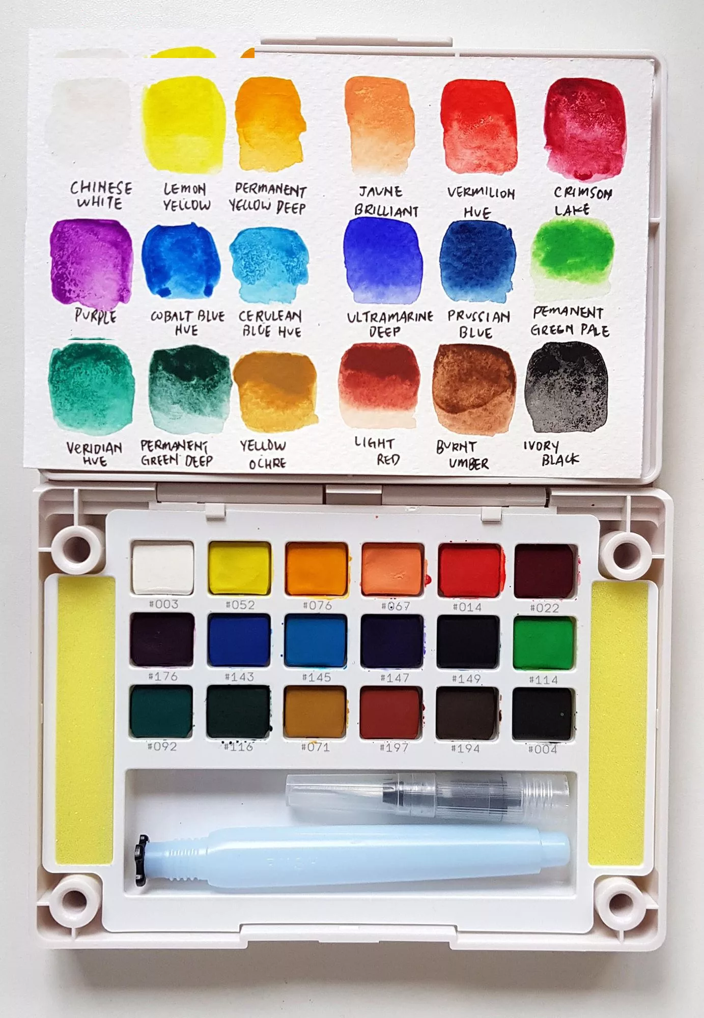 آبرنگ 18 رنگ ساکورا مدل koi-18