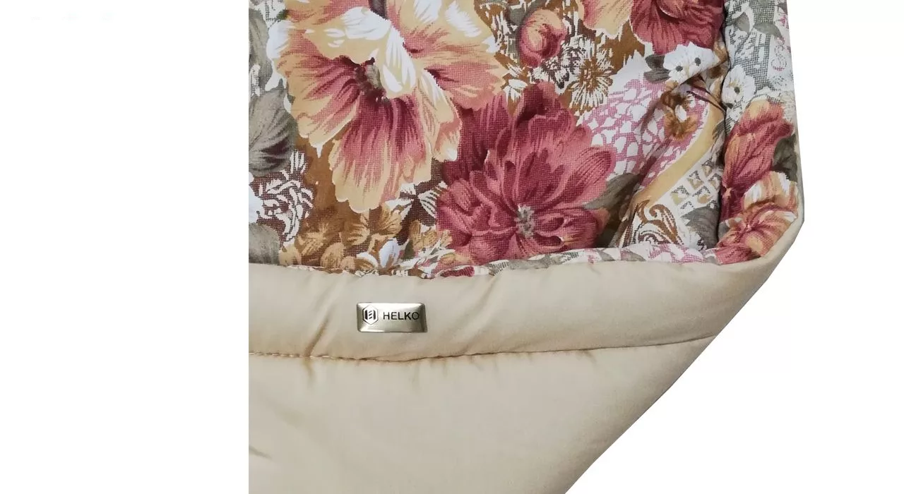 لحاف کرسی هلکو مدل مری نسیم 6 نفره سایز 300 × 300 سانتیمتر