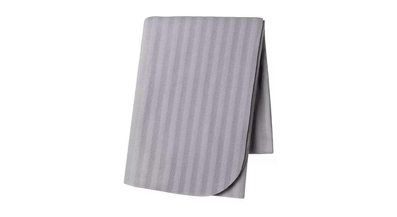 پتو مسافرتی ایکیا مدل VITMOSSA سایز 120×160 سانتیمتر