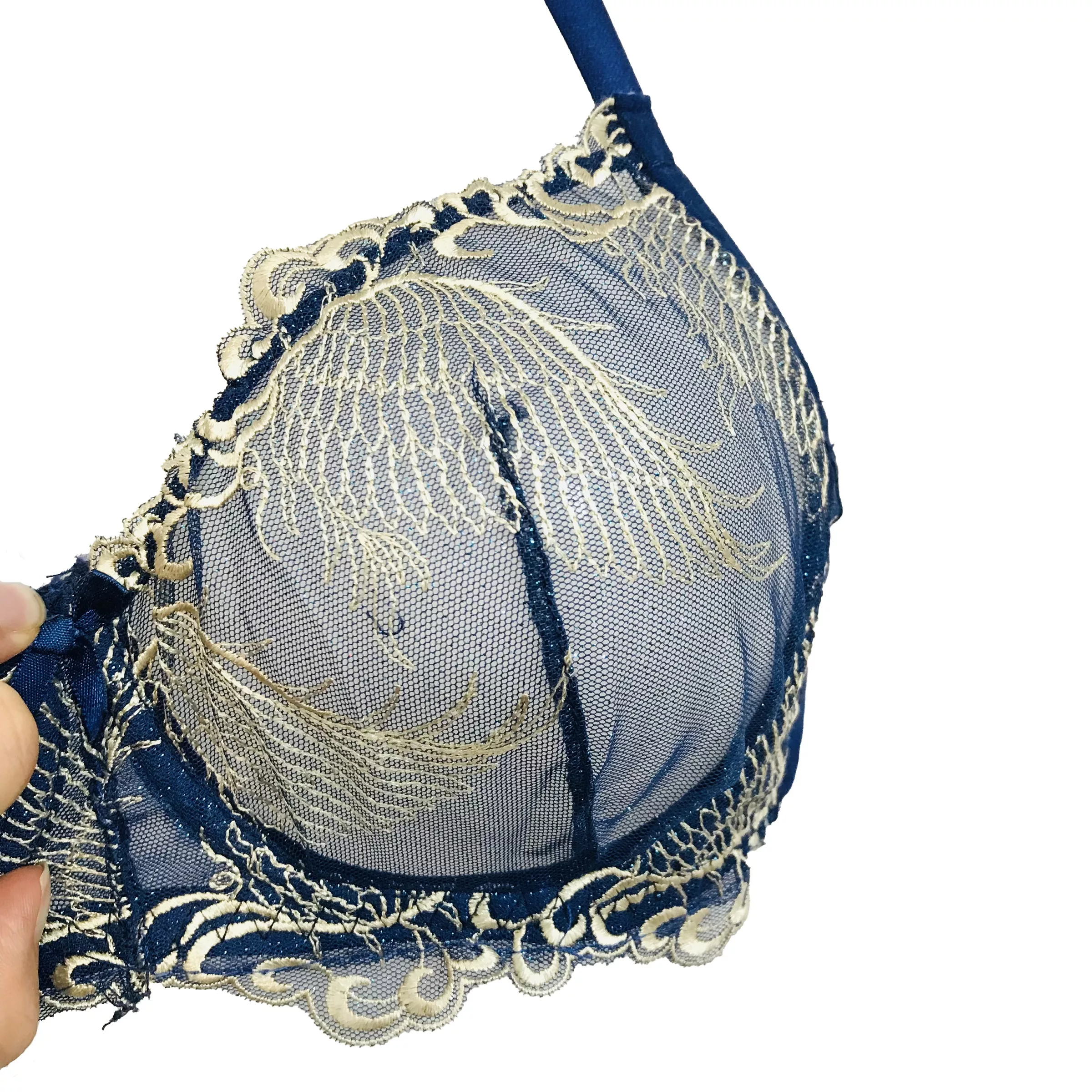 ست شورت و سوتین زنانه دلنشین مدل توری فنردار گلدوزی شاین