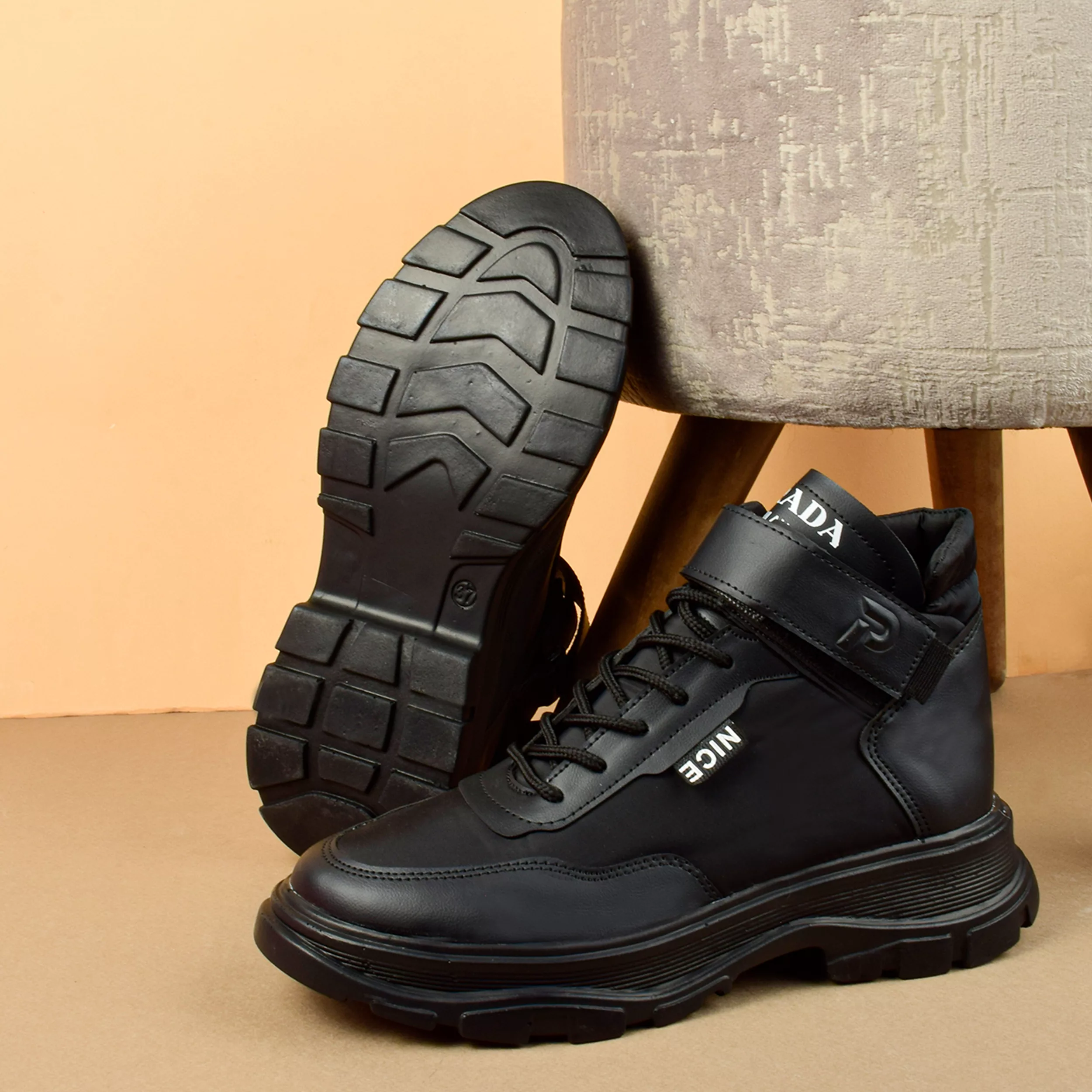 نیم بوت زنانه مدل شمعی چسبی BK.4074