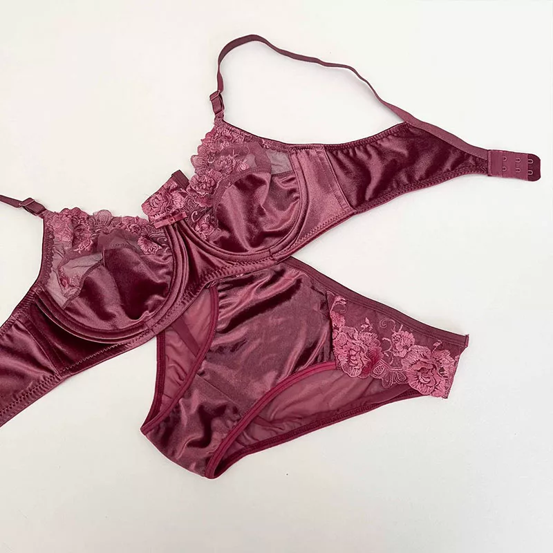 ست شورت و سوتین زنانه نوشه پوش مدل مخمل گیپور کد 81008