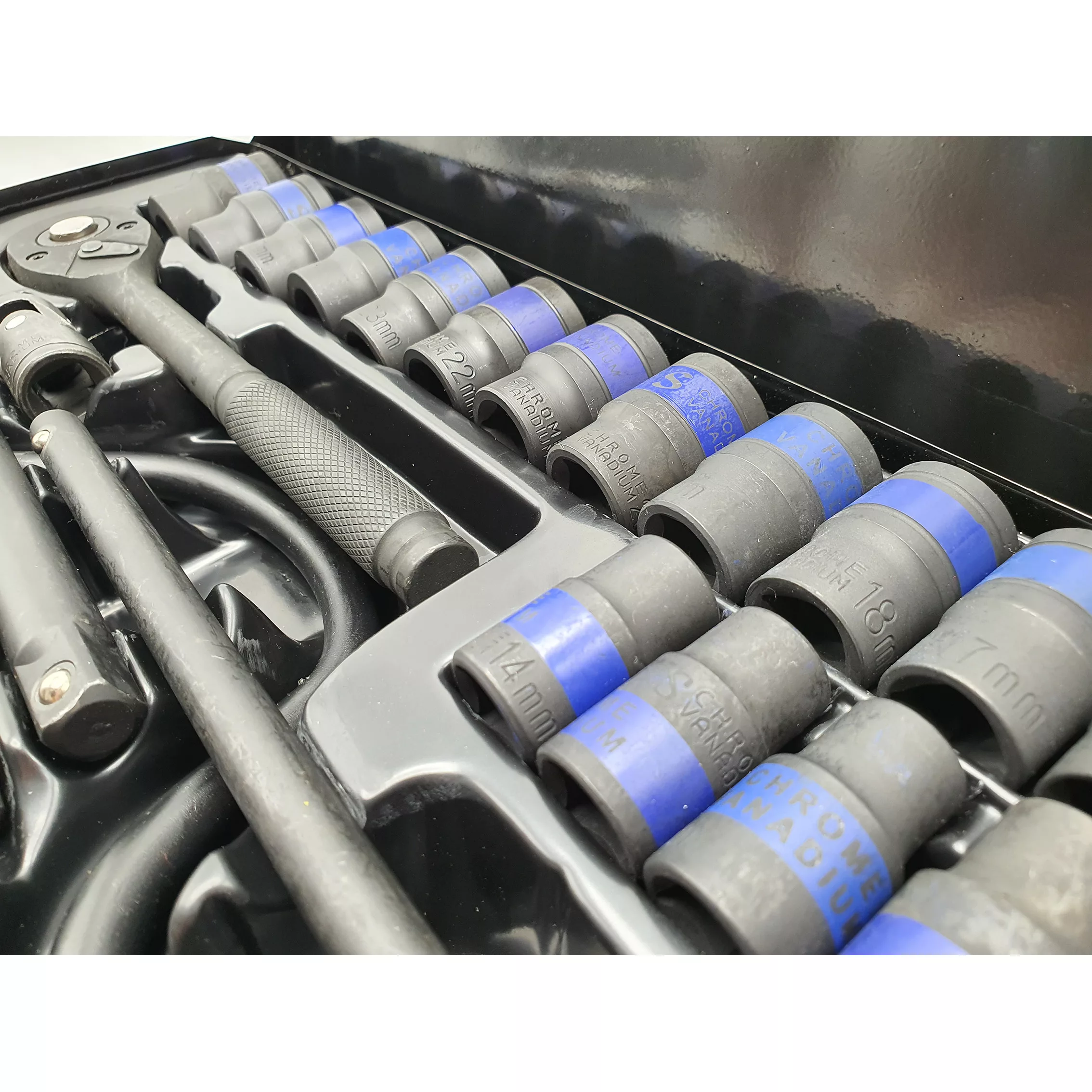 آچار بکس جغجغه ای باس مدل LIFE-STYLE-24 BLACK مجموعه 24 عددی