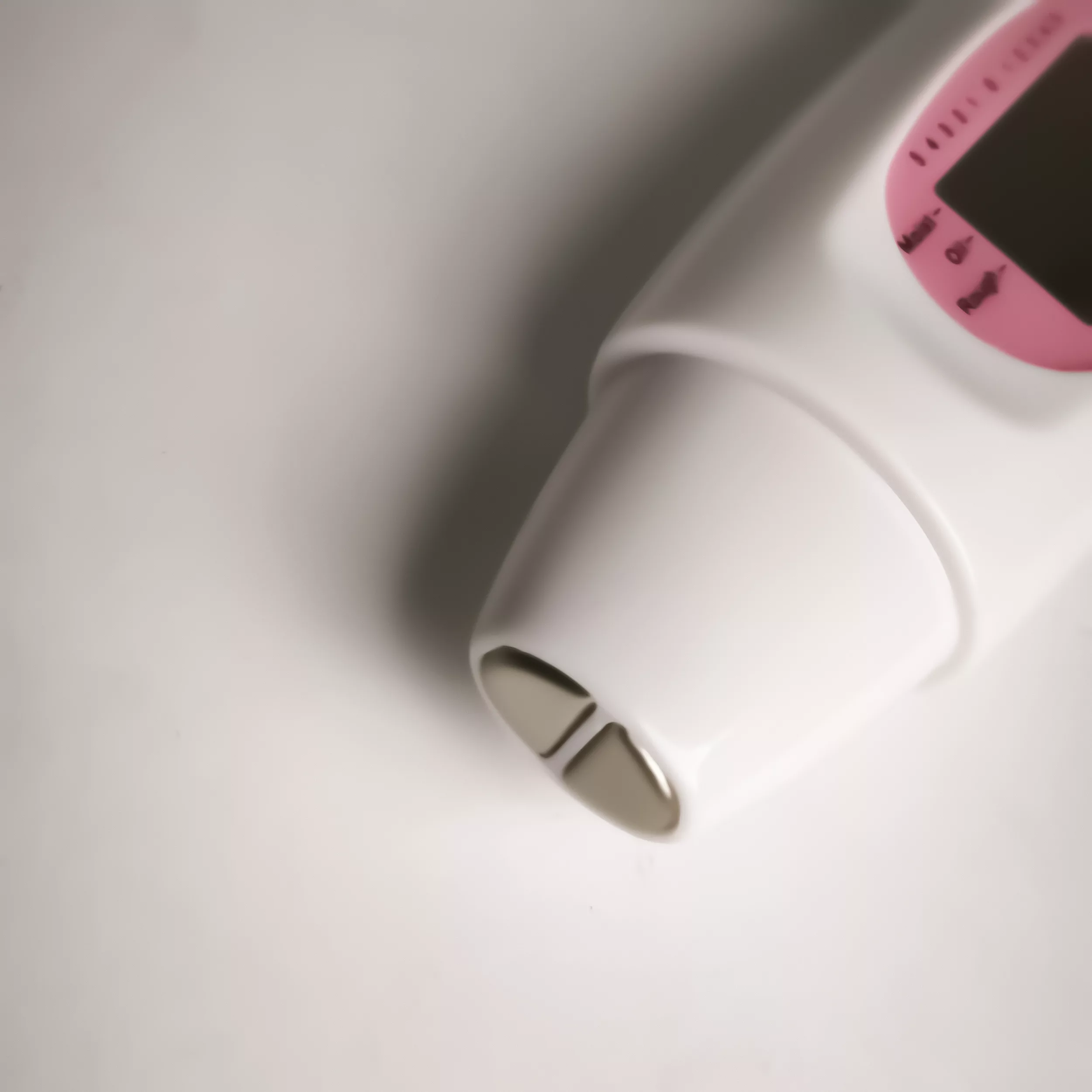 دستگاه سنجش رطوبت و چربی پوست مدل مدیکا