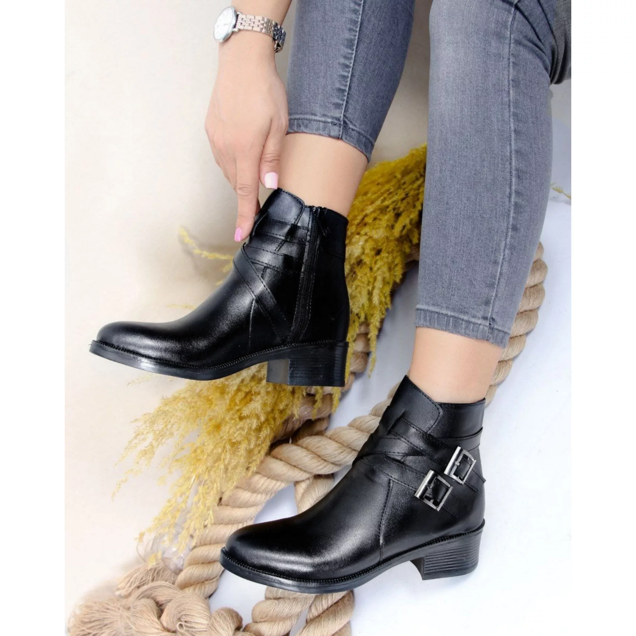 نیم بوت زنانه مدل باکل