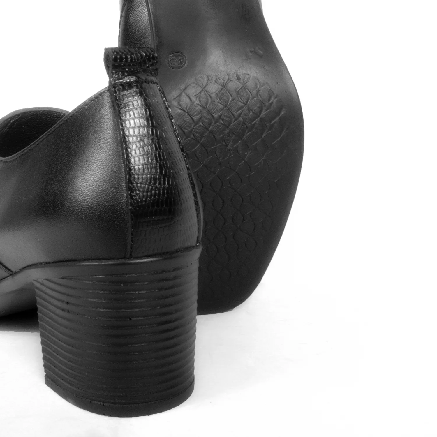 کفش زنانه چرم عطارد مدل چرم طبیعی کد SH255