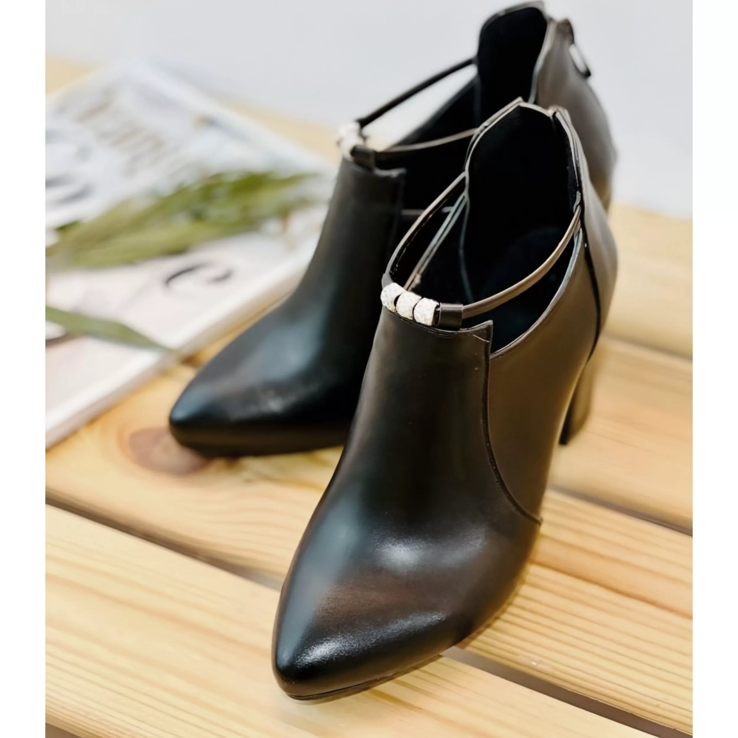 کفش زنانه مدل سه نگین کد sh-ft