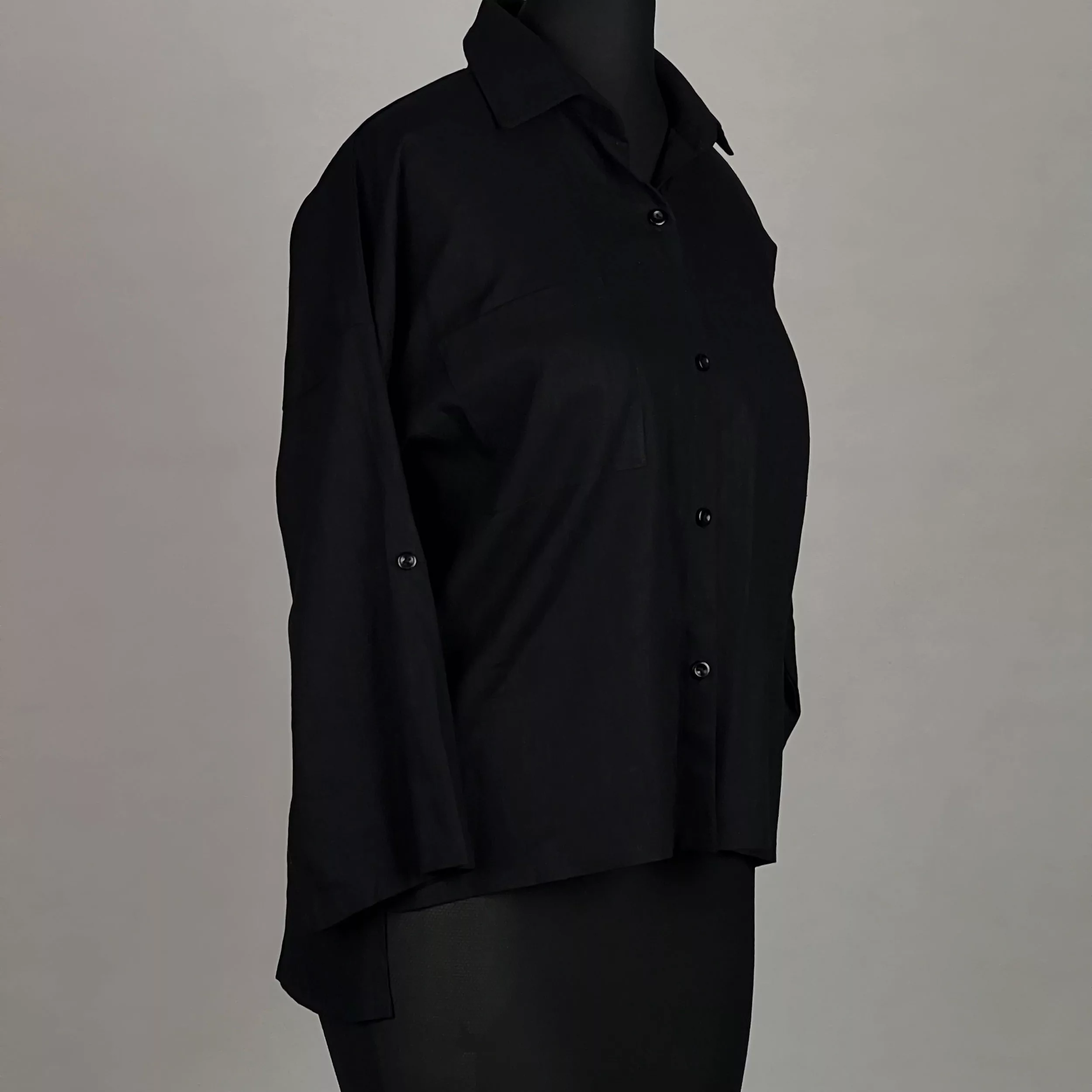 شومیز آستین بلند یقه برگردان زنانه مدل کلوش لینن کد AK1325 رنگ مشکی