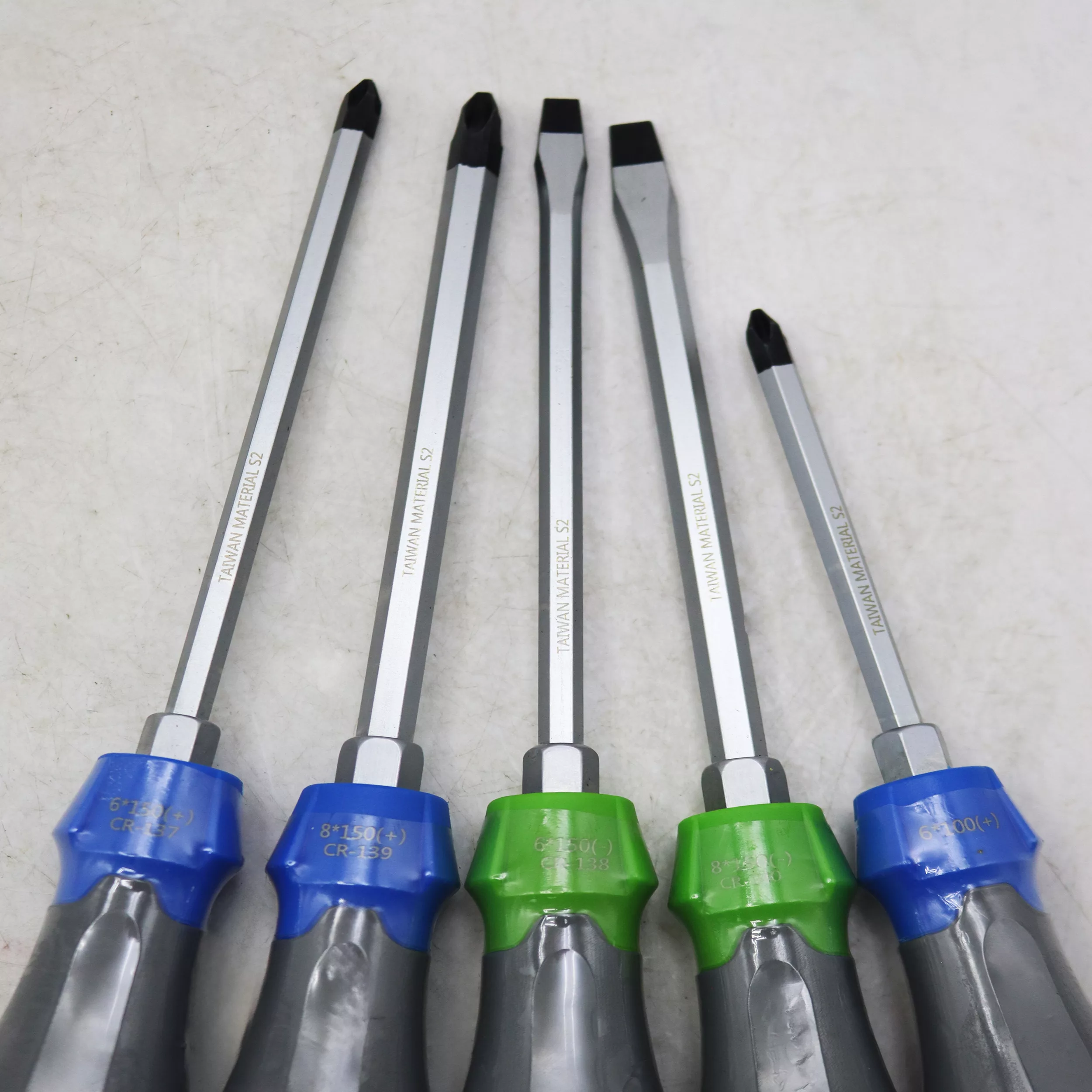 پیچ گوشتی چهارسو و دو سو کراسمن مدل ضربه خور کد YP-CR-149 S2 مجموعه 5 عددی