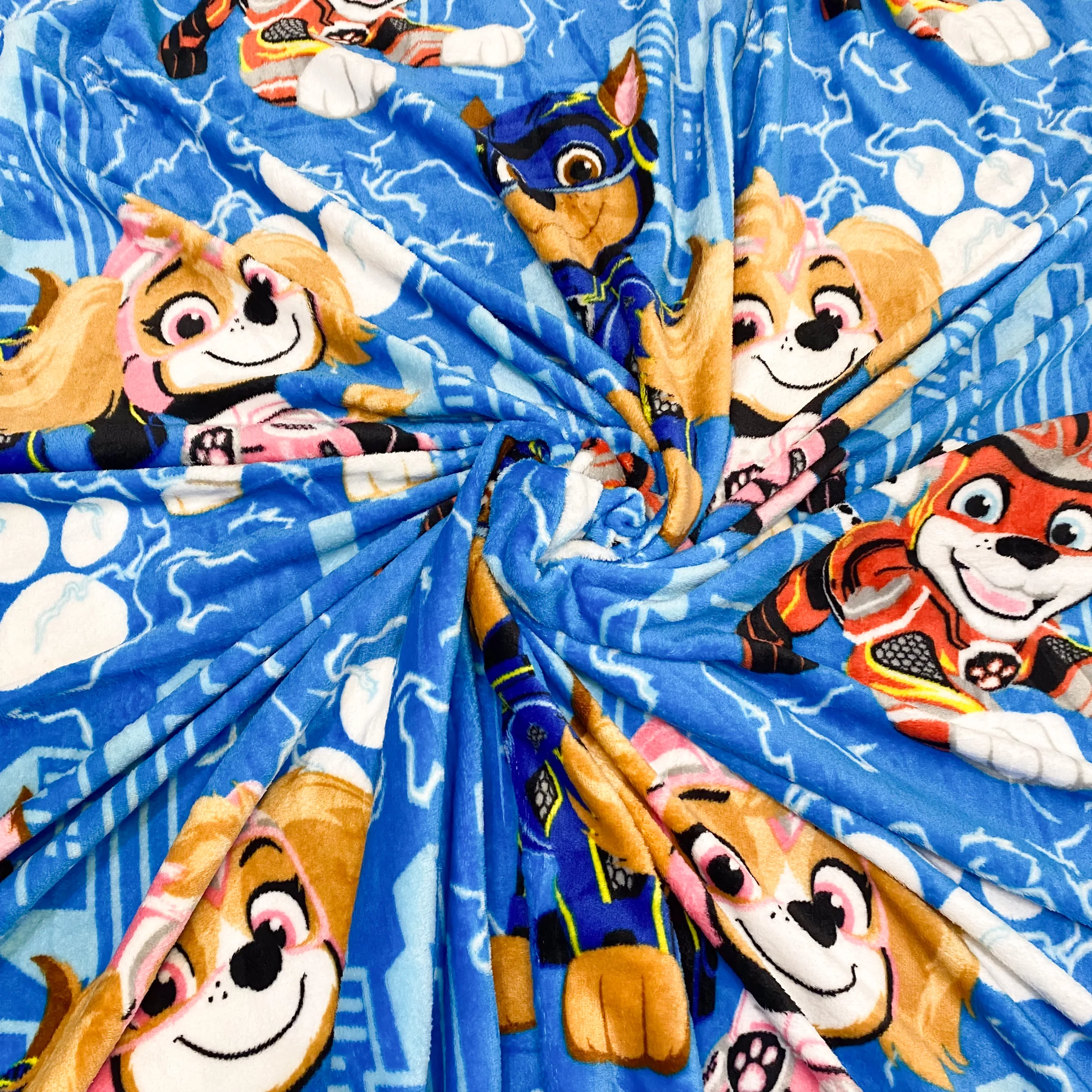 پتو مسافرتی مدل سگهای نگهبان سایز 175x210 سانتی متر