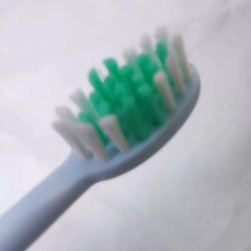 مسواک برقی مدل IPX7 به همراه سری یدک