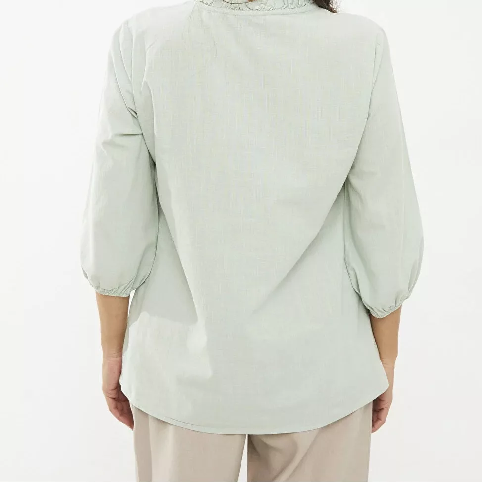 شومیز آستین بلند زنانه ال سی وایکیکی طرح بابونه