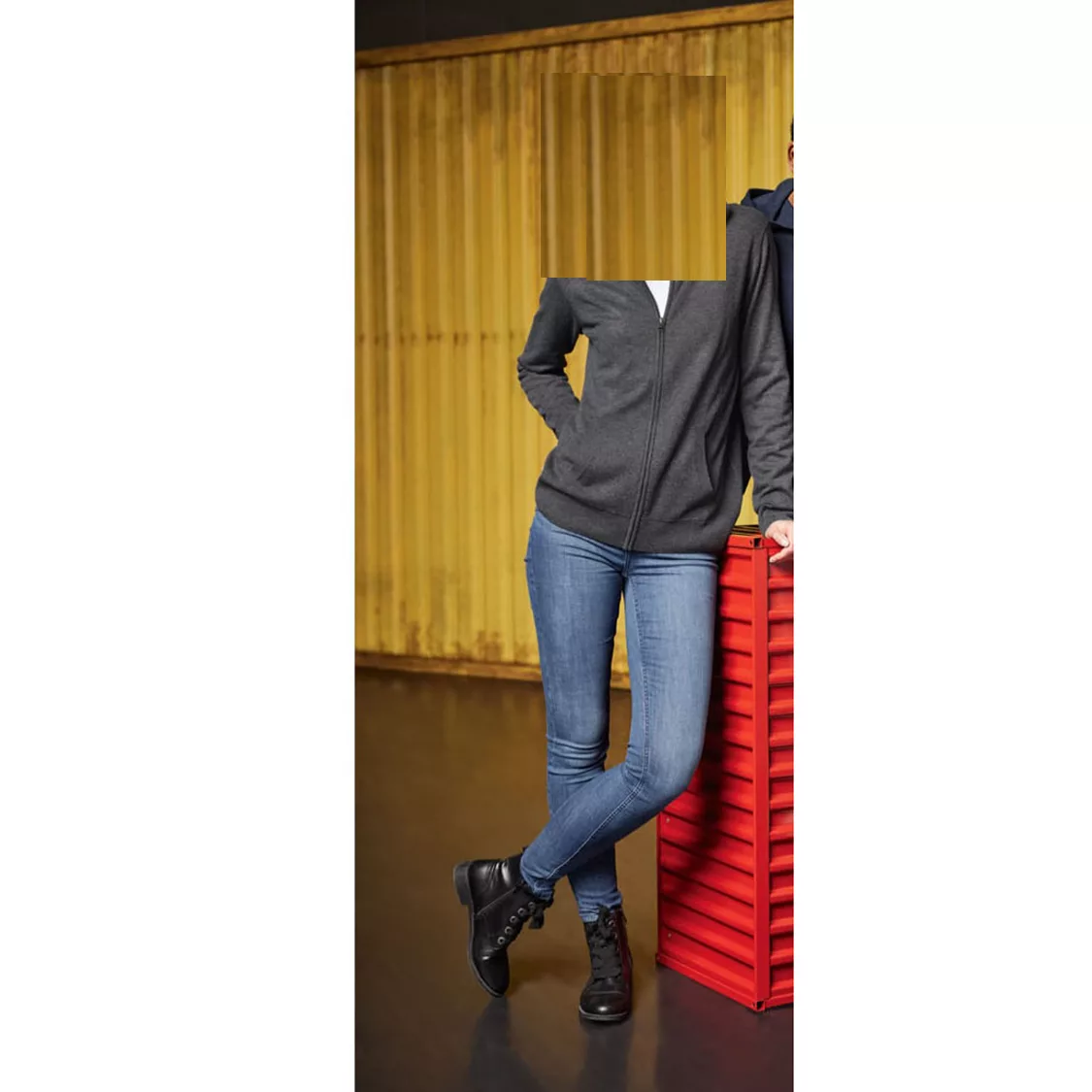 شلوار جین زنانه اسمارا مدل 9537648