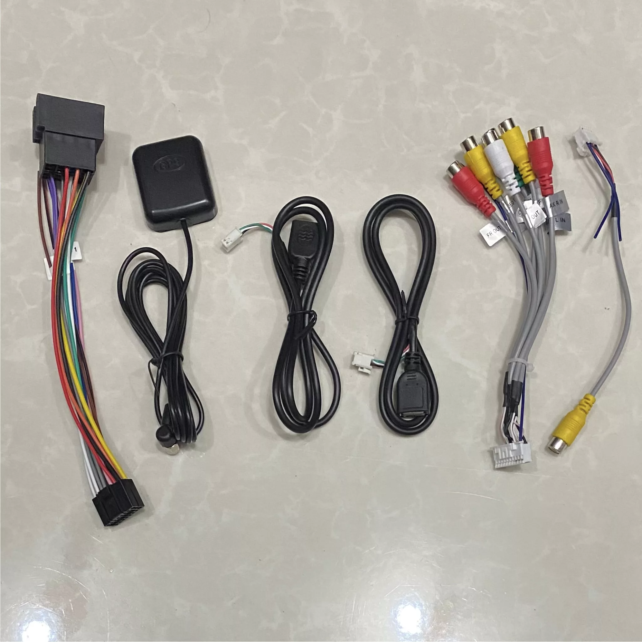 مانیتور خودرو بنیکس کد 0132 مناسب برای ساینا