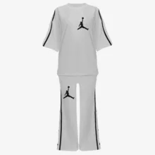 ست تی شرت آستین کوتاه و شلوار زنانه مدل جاسمین کد 012 رنگ طوسی