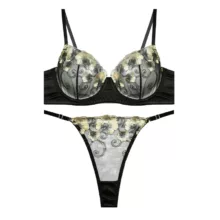 ست شورت و سوتین زنانه ژینا مدل توری ساتن طرح گل کد 10092