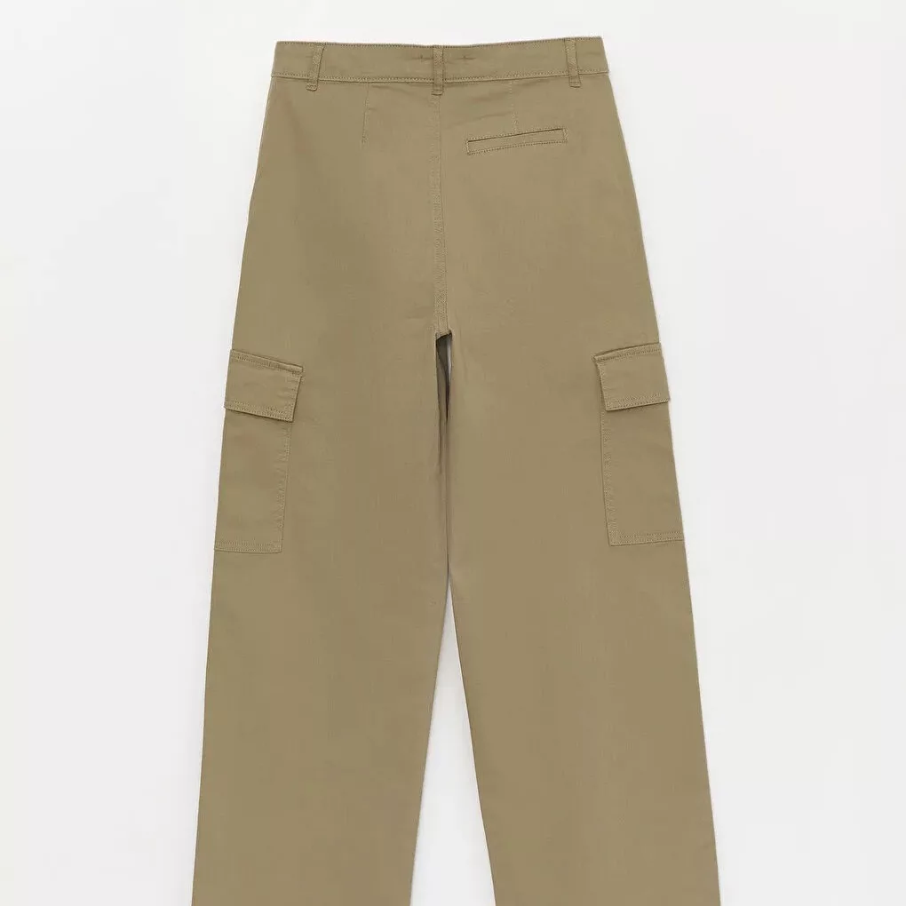 شلوار زنانه ال سی وایکیکی مدل کارگو سوپرپنبه