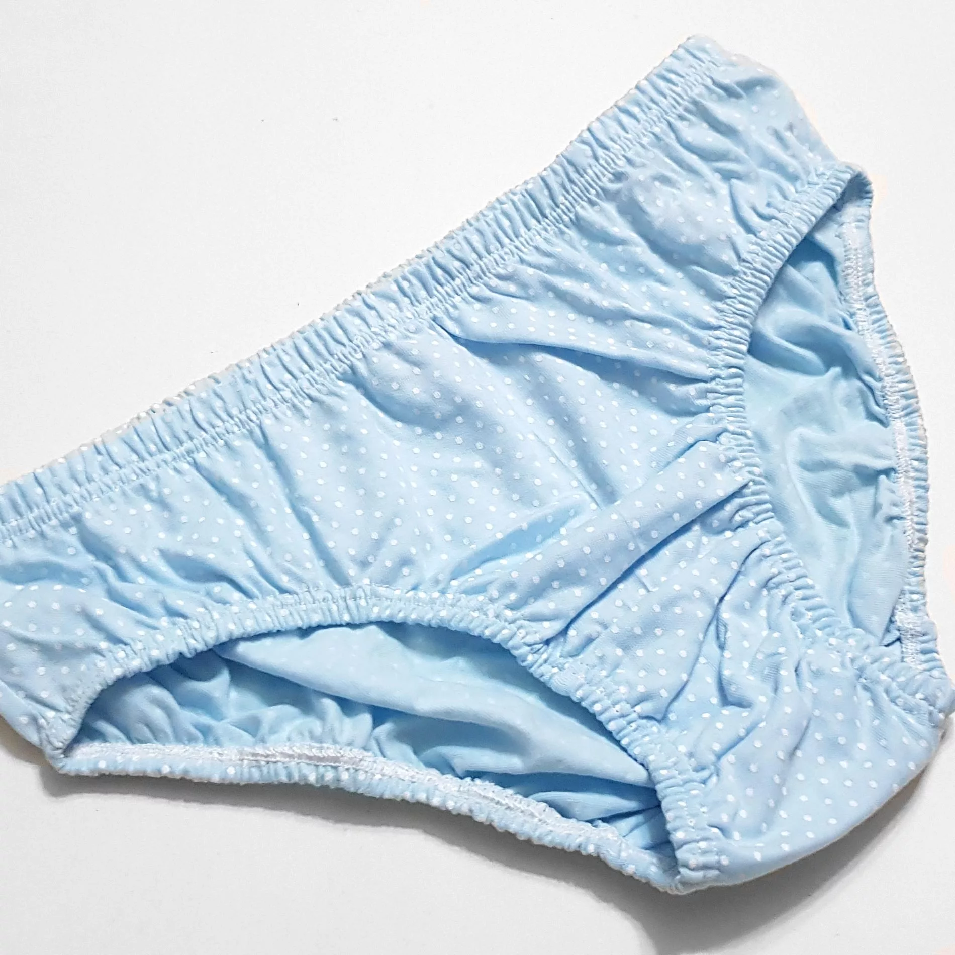 شورت زنانه پانیذ مدل خالخالی پنبه ای کد 4694 بسته 6 عددی