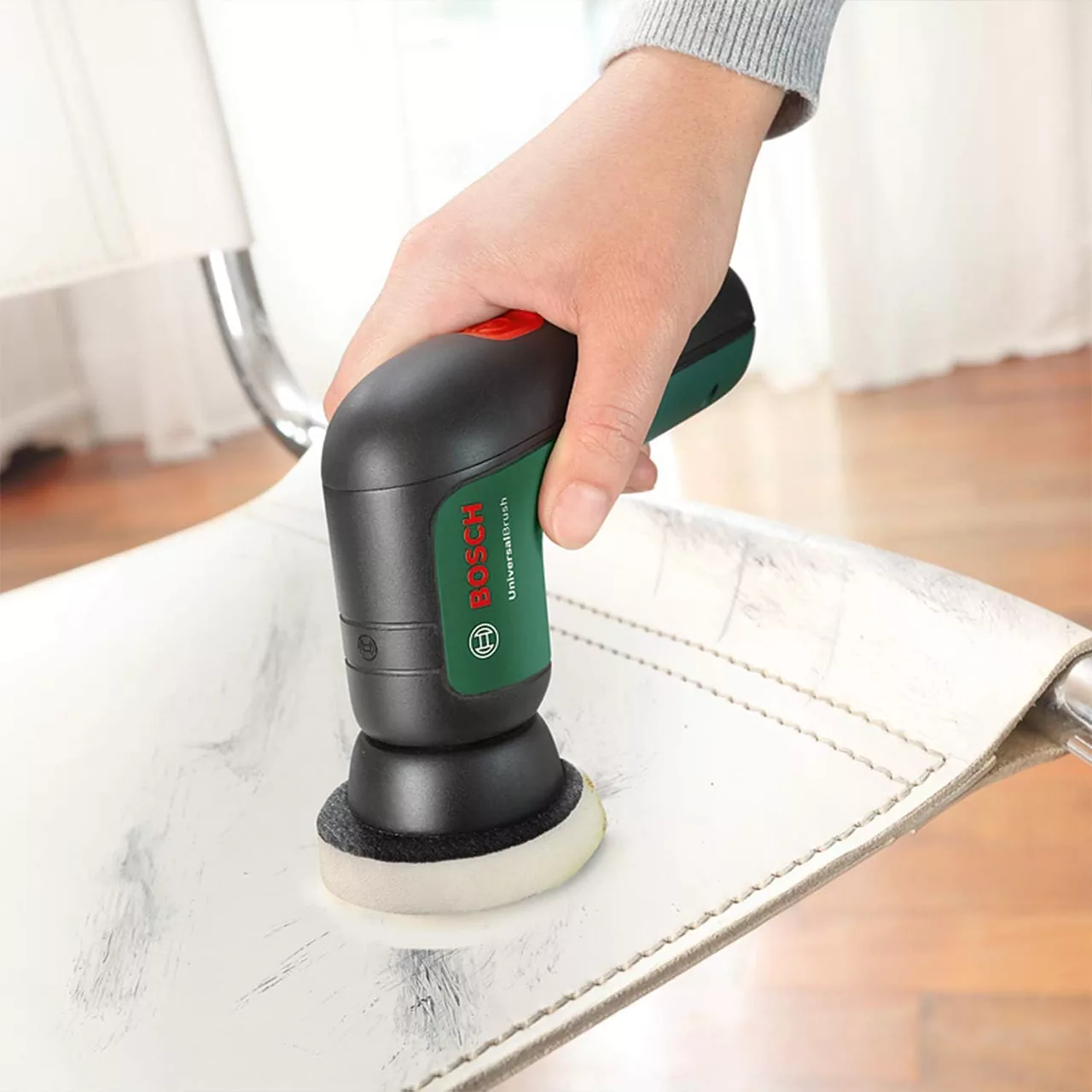 پولیشر چند منظوره شارژی بوش مدل حرفه ای Universal Brush - 3.6 V