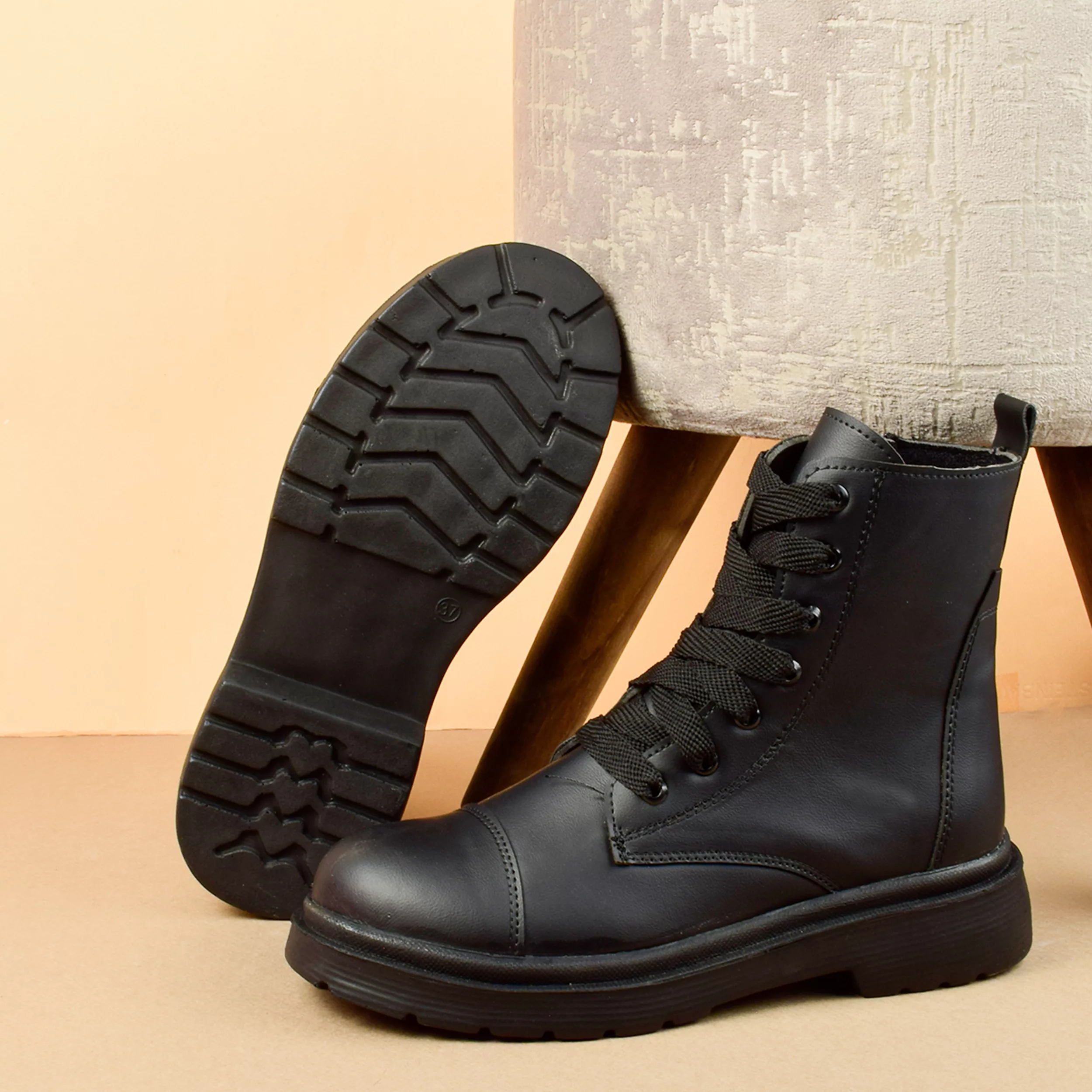 نیم بوت زنانه مدل زیپی آسان پوش BK.4073