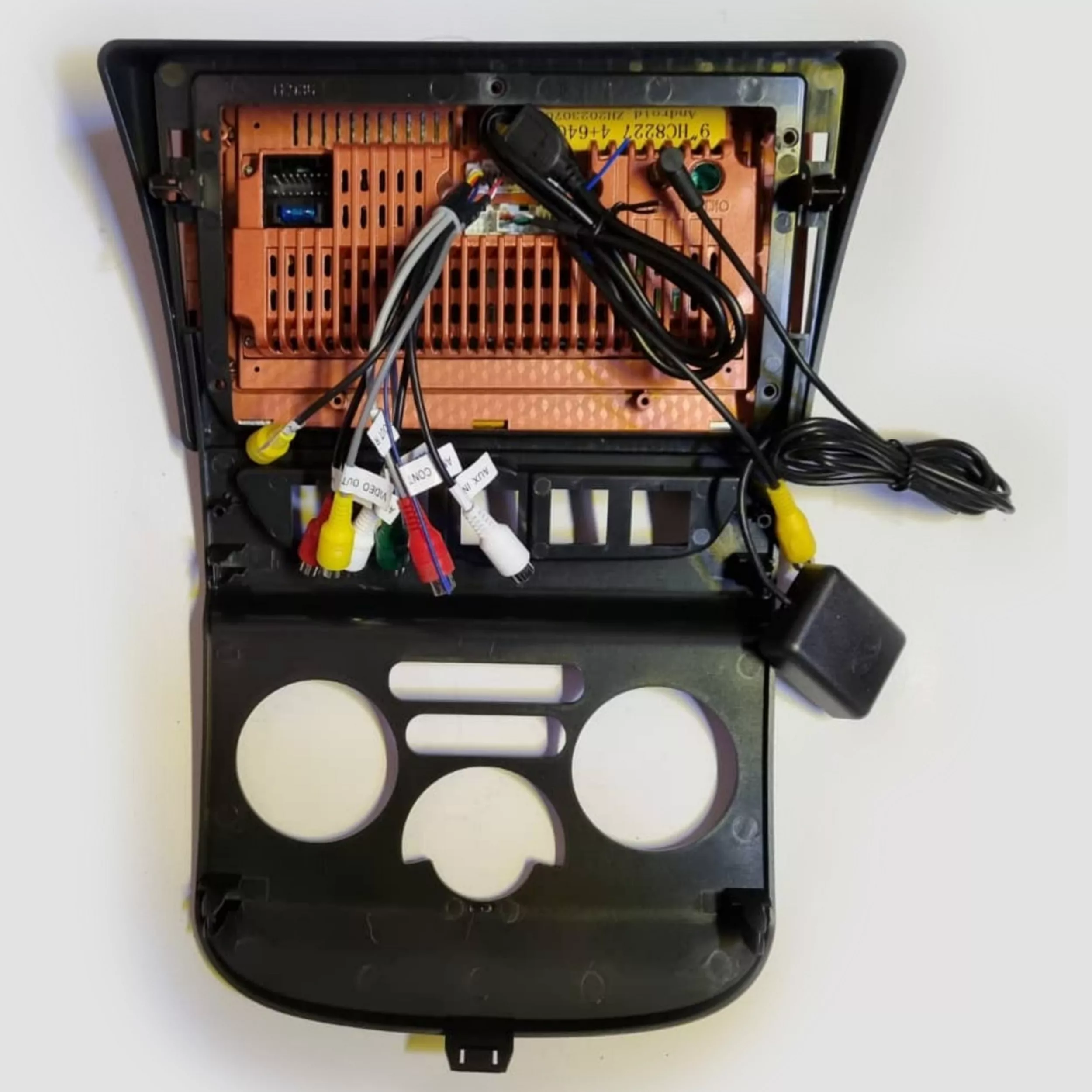 مانیتور خودرو راک مدل اندروید(4+64) مناسب برای رانا