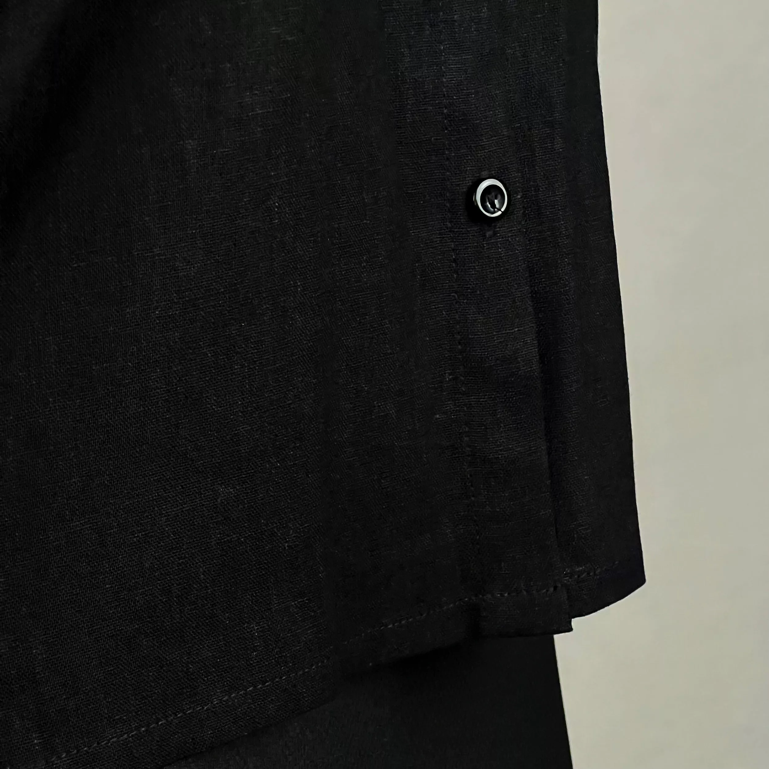 شومیز آستین بلند یقه برگردان زنانه مدل کلوش لینن کد AK1325 رنگ مشکی