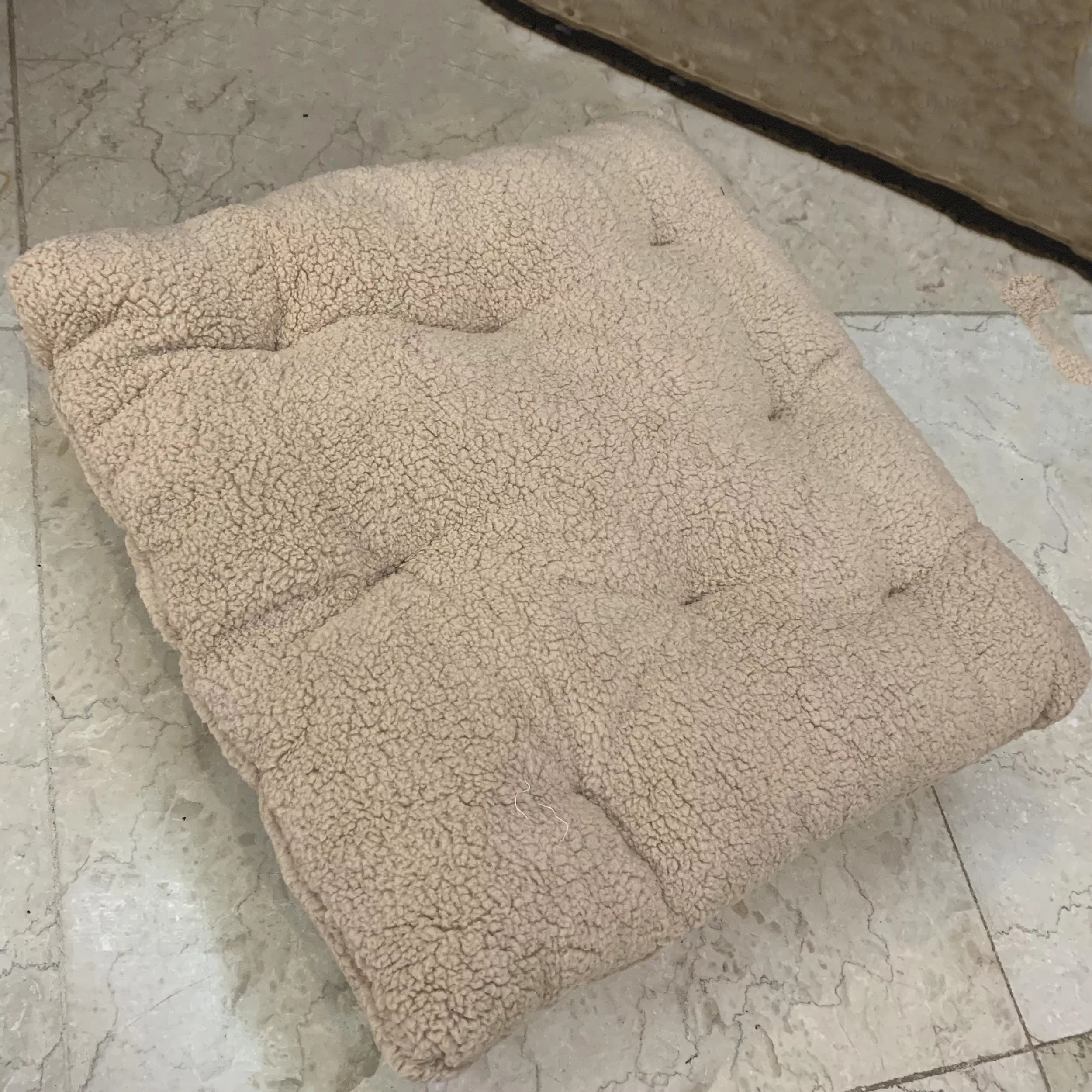 جای خواب سگ و گربه مدل combed به همراه تشک