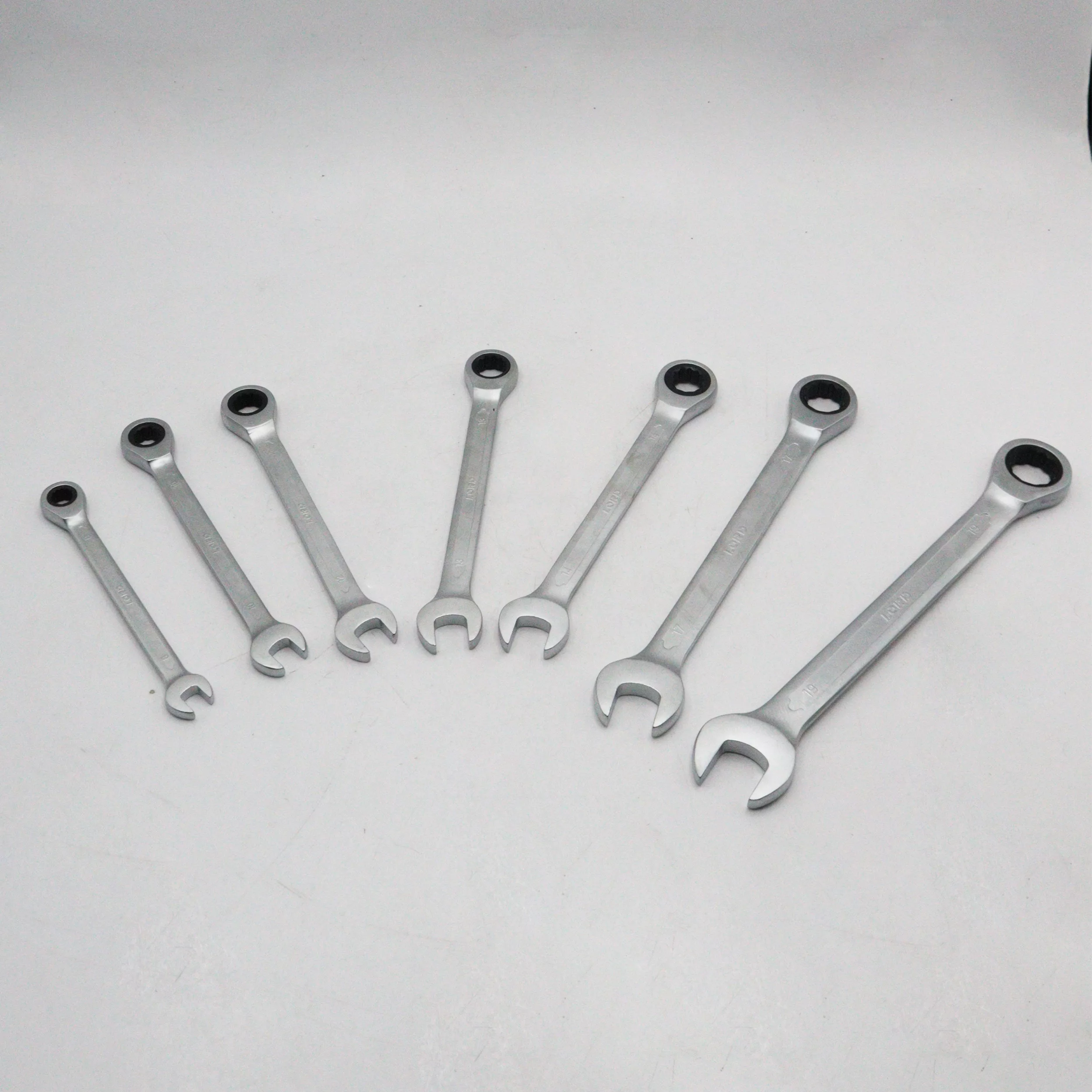 آچار یکسر تخت و یکسر رینگی جغجغه ای لورد مدل YP-8-19MM مجموعه 7 عددی