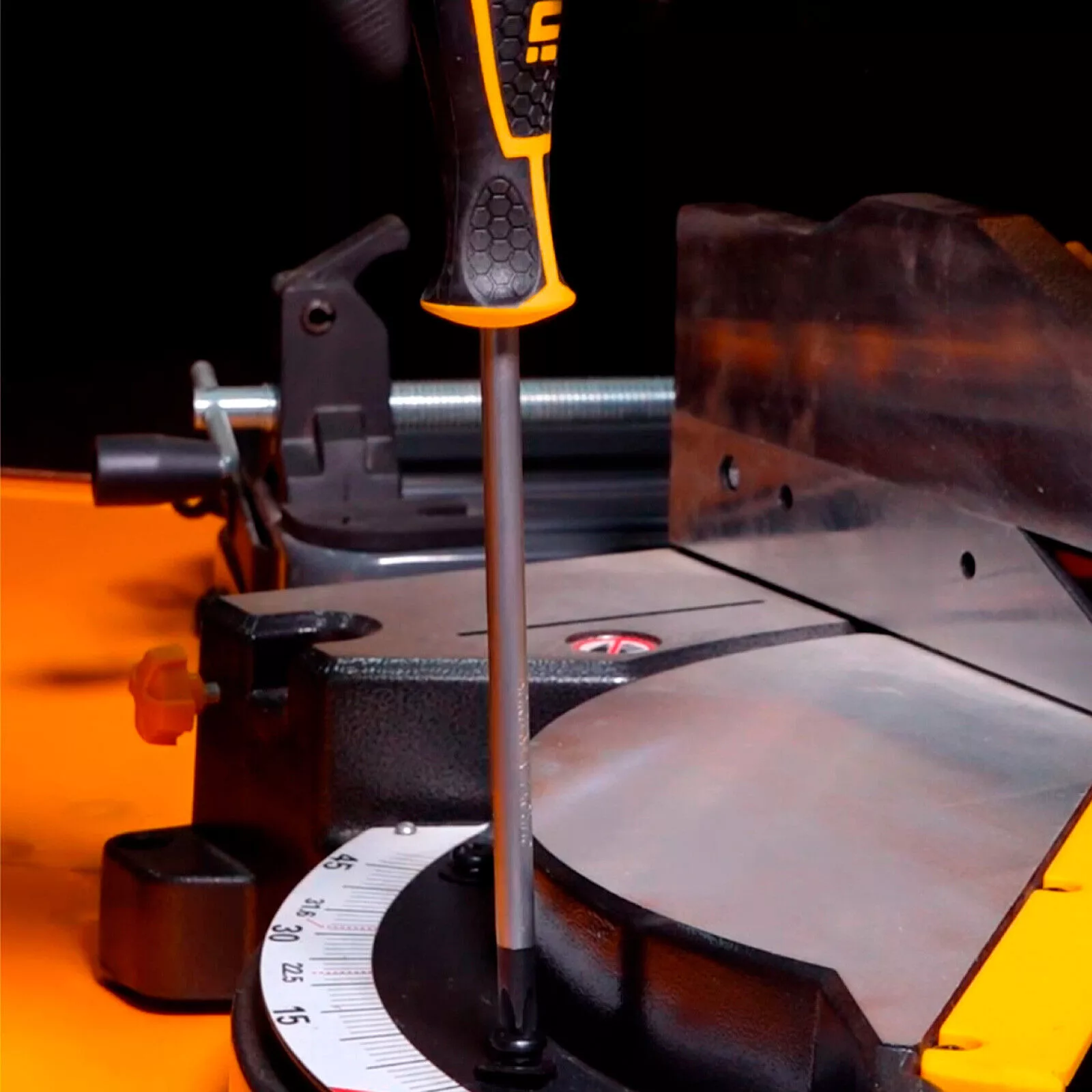 پیچ گوشتی اینکو مدل HKSD-1828 بسته 18 عددی