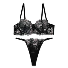 ست سوتین و شورت زنانه ژینا کد 2005