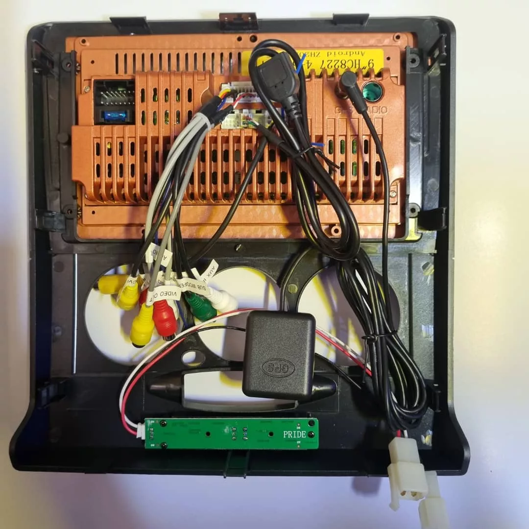 مانیتور خودرو راک مدل اندروید(4+64) مناسب برای پراید 131