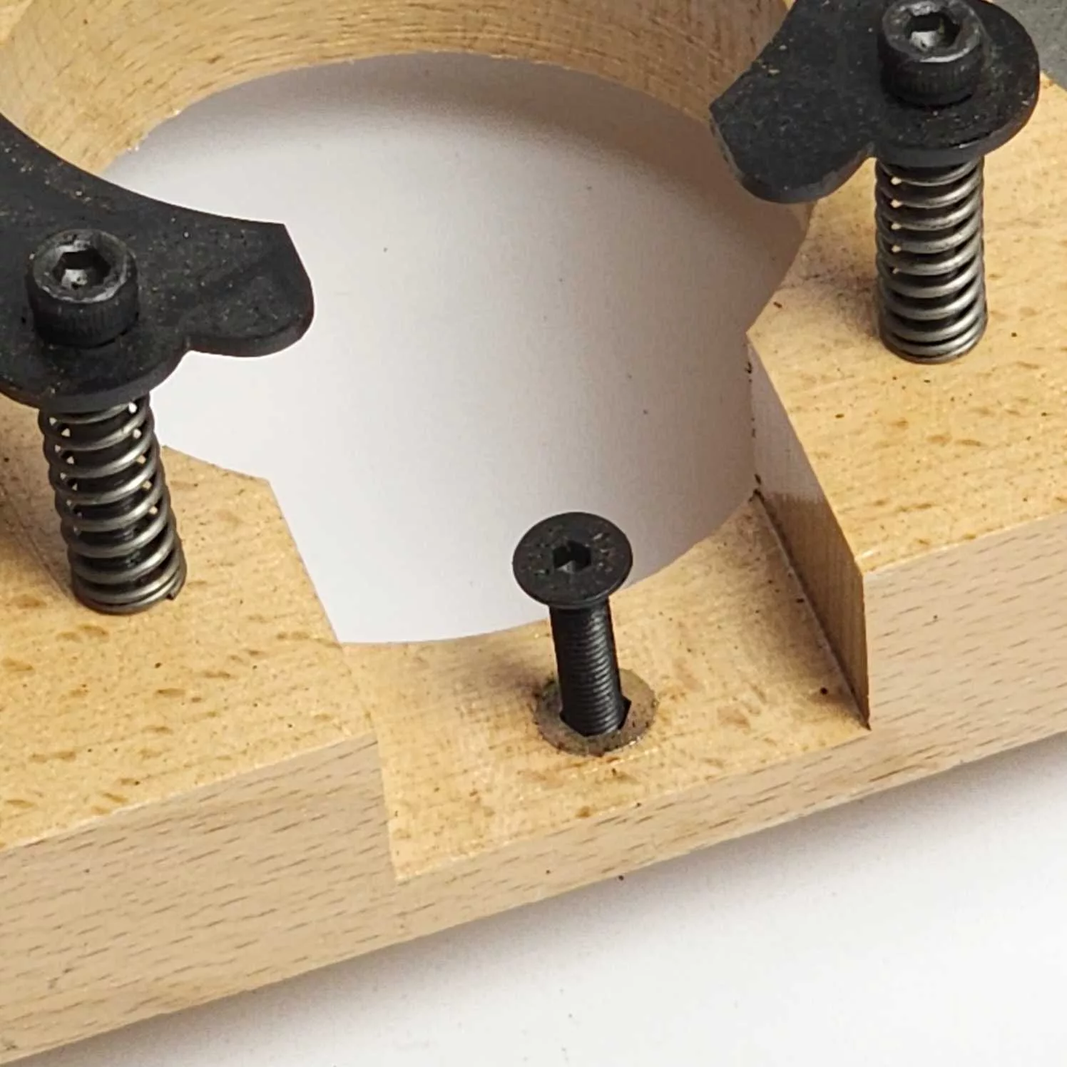 استند نگه دارنده باریستا اسپیس مدل چوبی کد 51