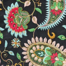 جلیقه زنانه مدل لینن سوزن دوزی کد ۰۲۸