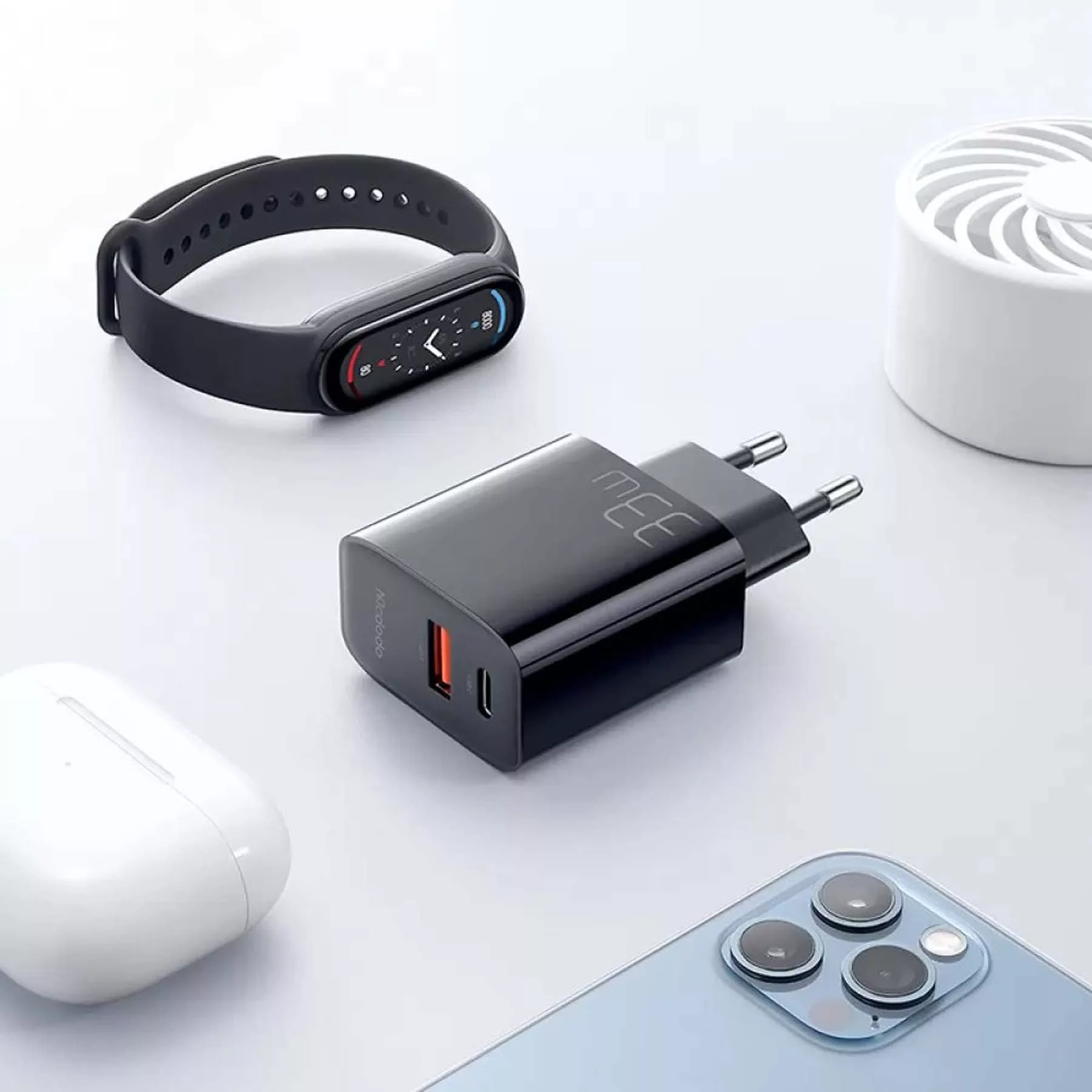 شارژر دیواری 33 وات مک دودو مدل CH-0921