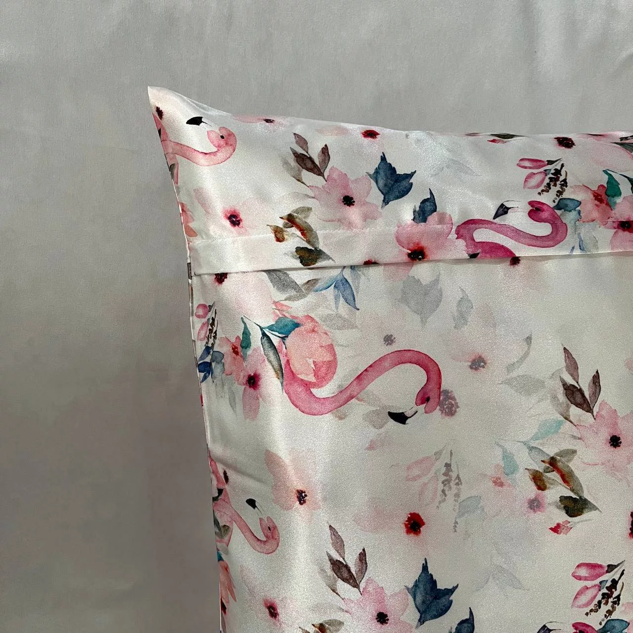 سرویس ملحفه 1 نفر 2 تکه مدل ابریشم دور کشدار طرح فلامینگو