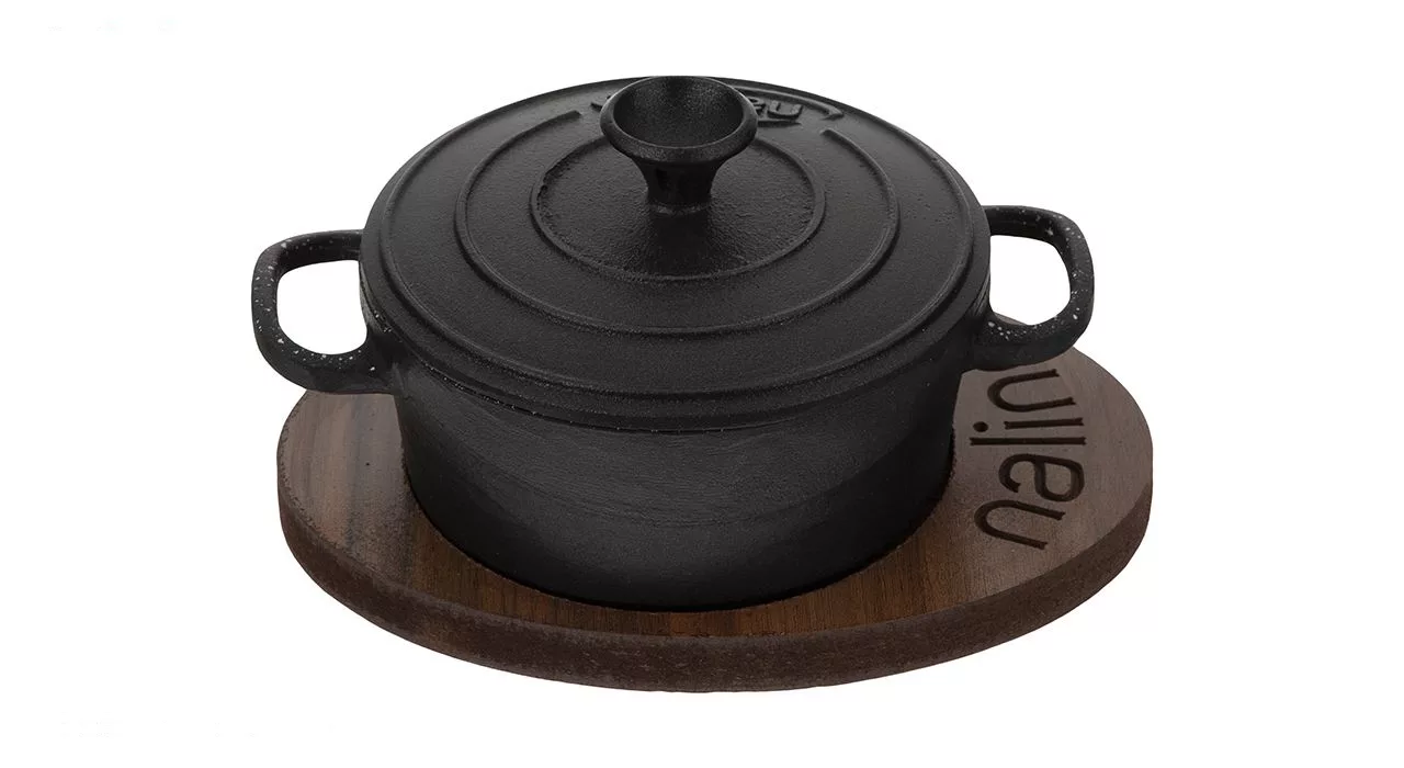 قابلمه چدن نالینو با زیره چوبی مدل Feleti سایز 14 به همراه استند چوبی