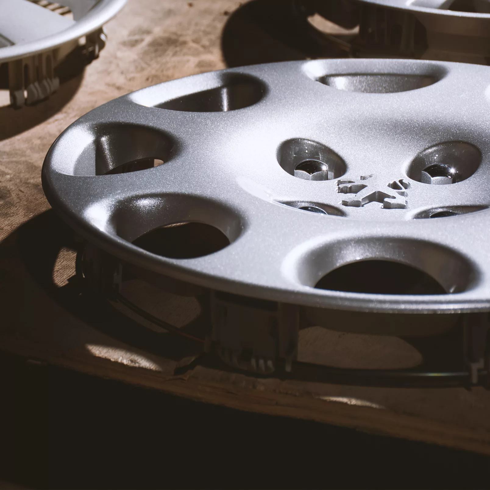 قالپاق چرخ تی پی ای مدل TPA-P06 سایز 14 اینچ مناسب برای پژو 206 بسته 4 عددی