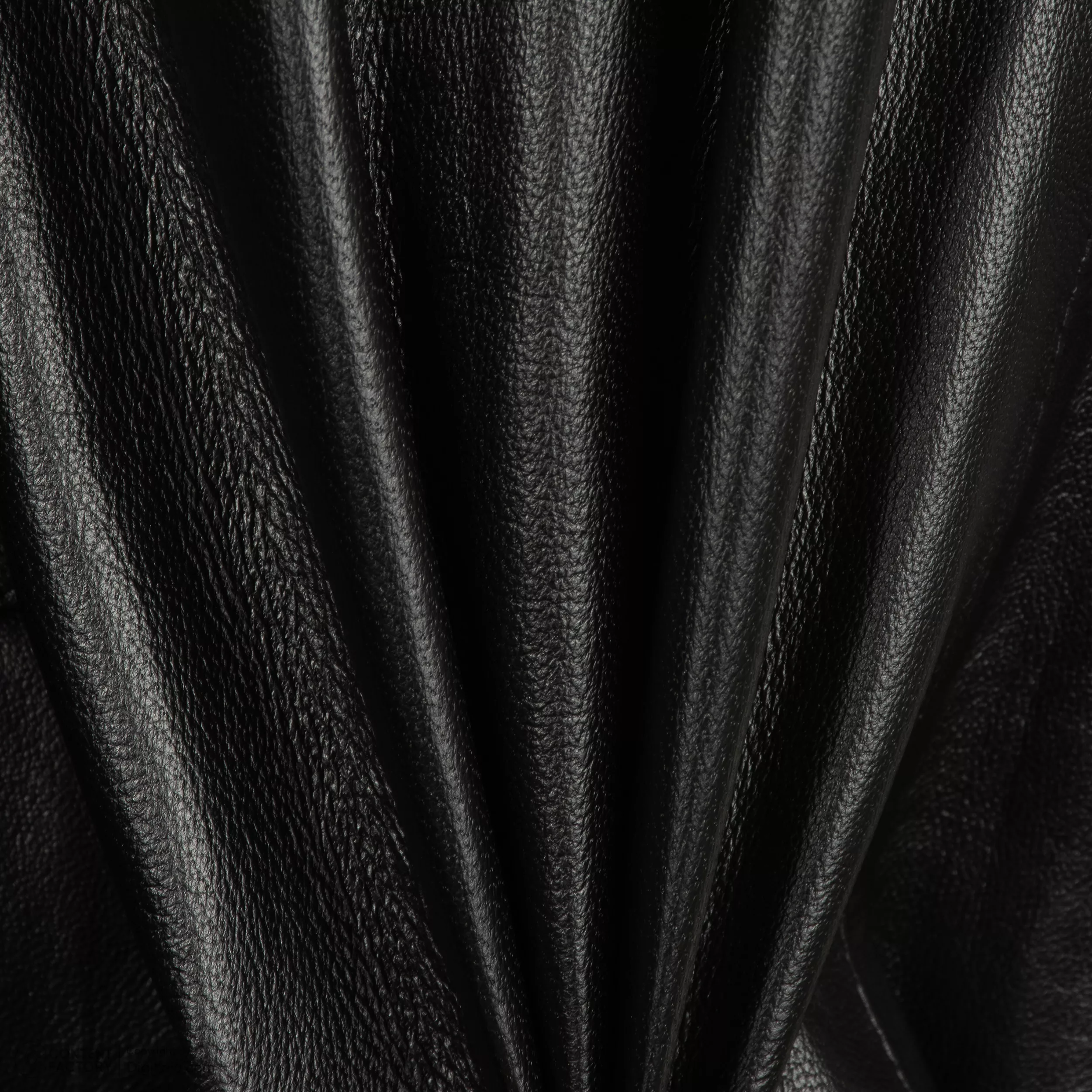 کت چرم زنانه چرم مشهد مدل b0482-001 رنگ مشکی