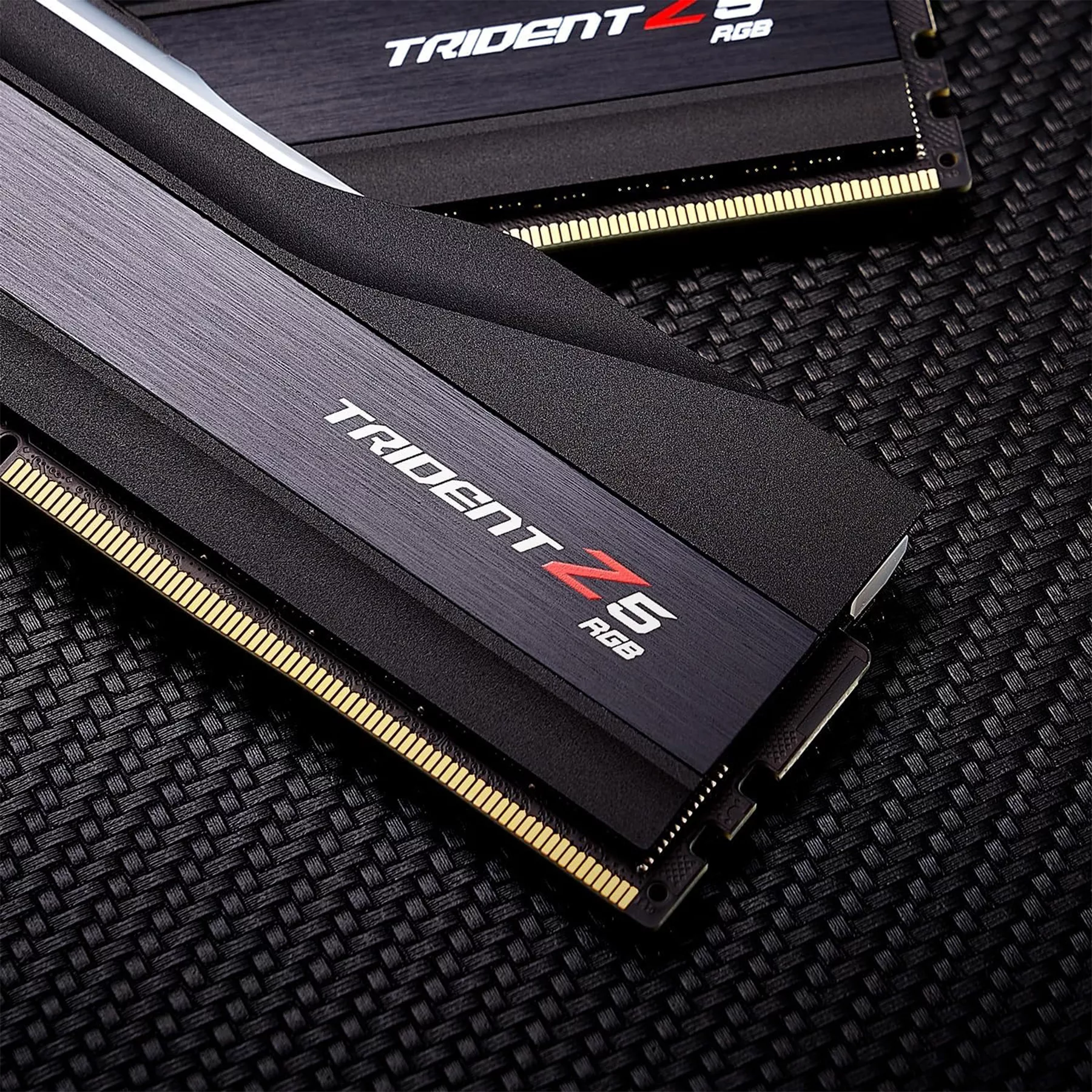رم دسکتاپ DDR5 دوکاناله 6000 مگاهرتز CL30 جی اسکیل مدل TRIDENT Z5 RGB Black ظرفیت 64 گیگابایت