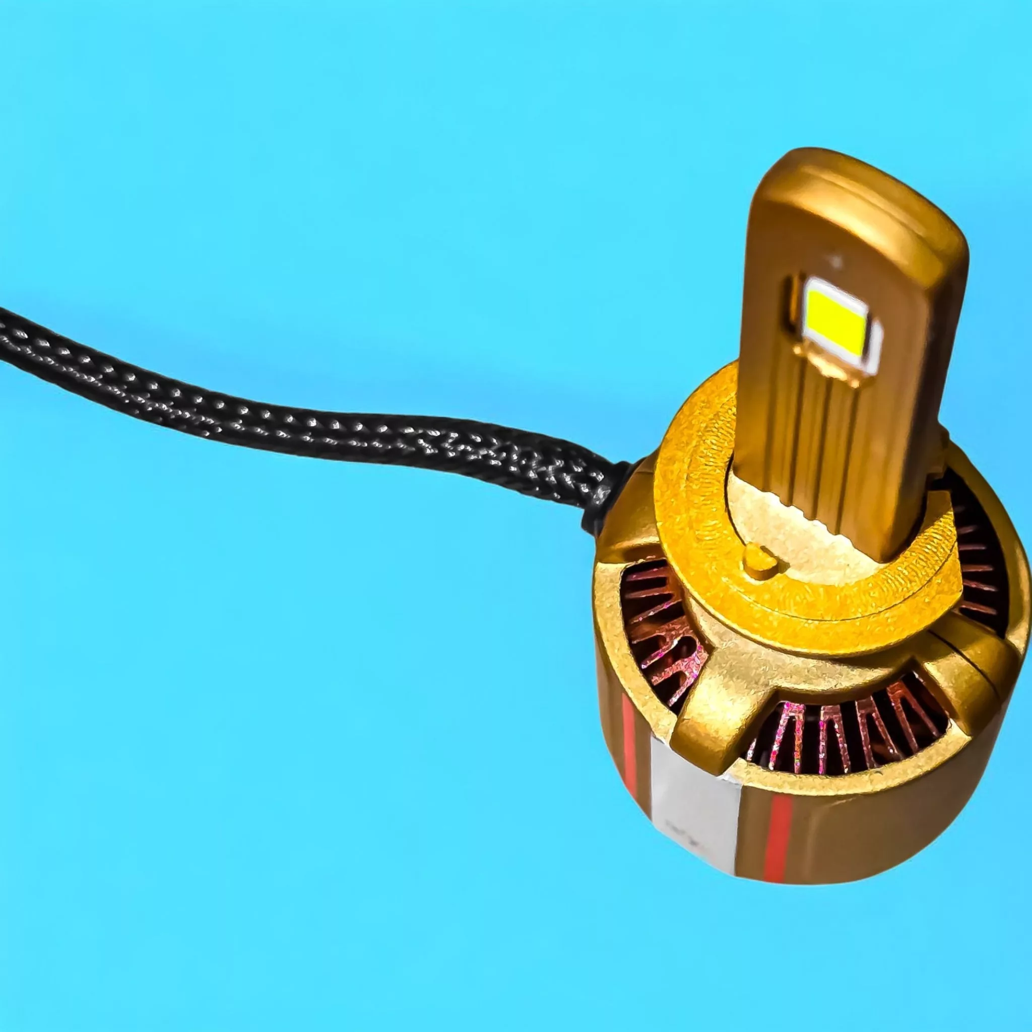 لامپ نور بالا چراغ جلو تک حالته بست یدک مدل یخی کد X19 با پایه H1 مناسب برای پراید 111 و 132 بسته ۲ عددی