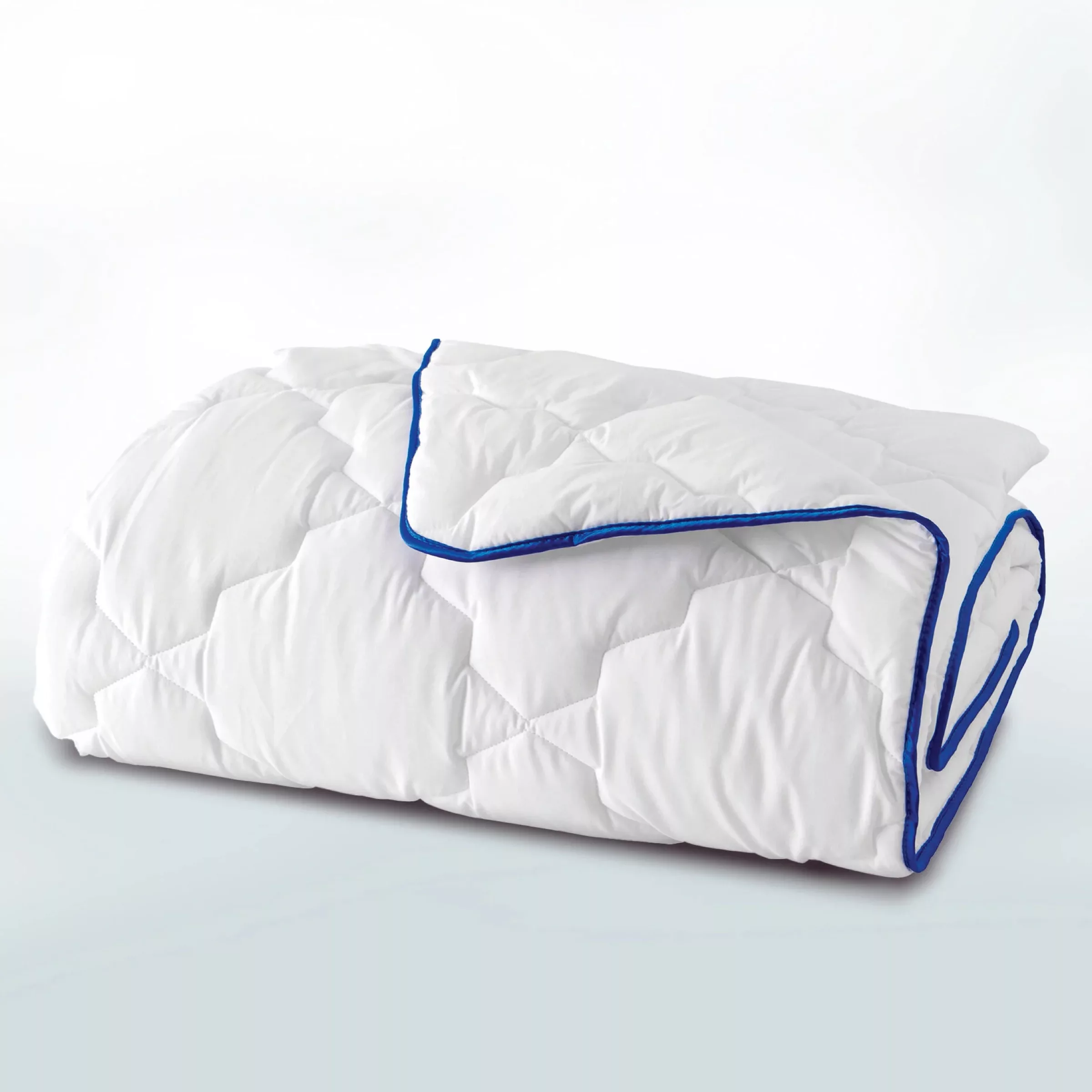 لحاف یاتاش مدل Dacron Aerelle سایز 215x195 سانتی متر