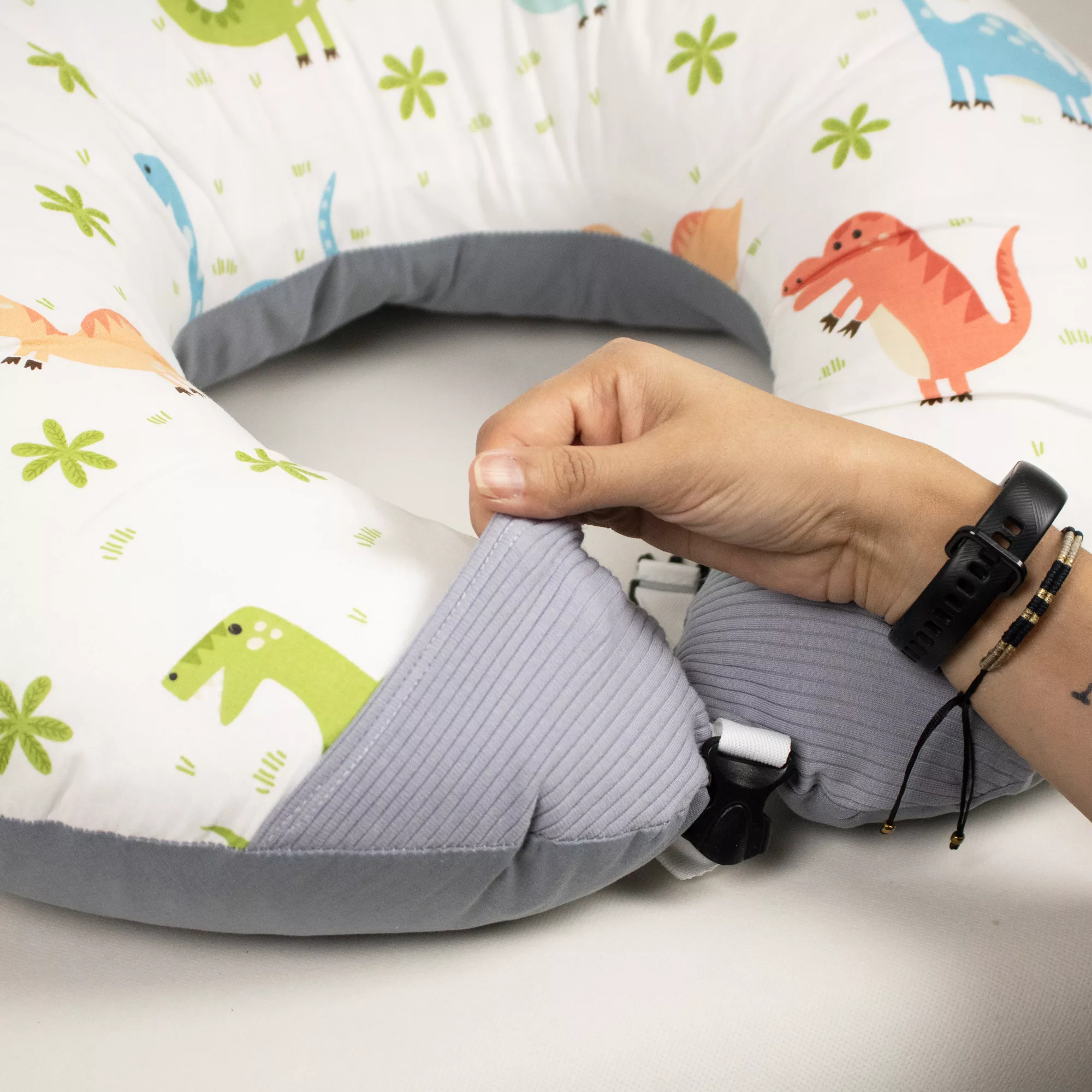 بالش شیردهی دی روحه مدل دایناسور کوچولو