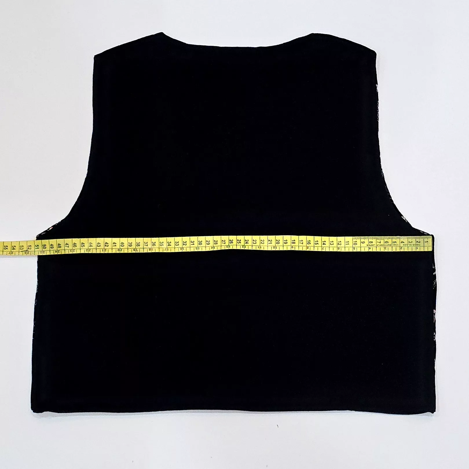 جلیقه زنانه مدل لینن سوزن دوزی کد ۰۲۸