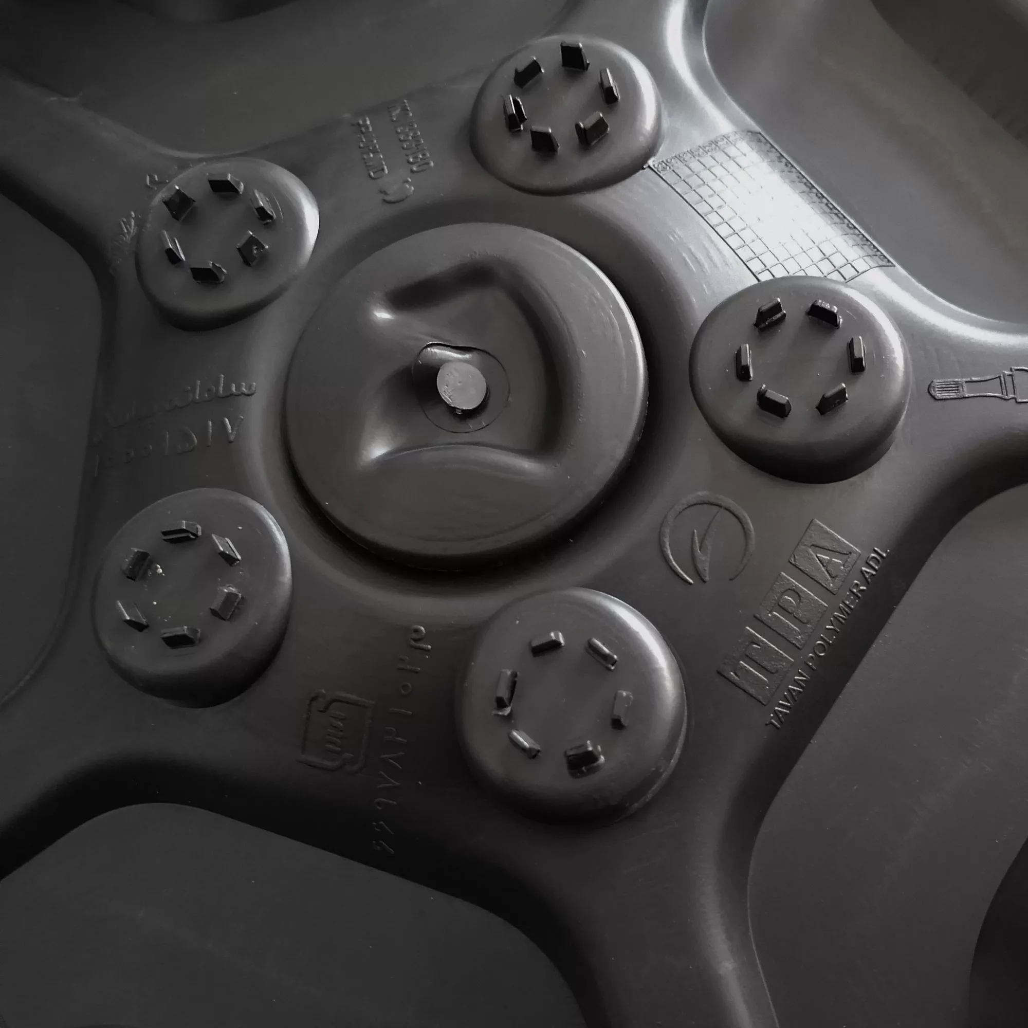 قالپاق چرخ تی پی ای مدل TR-B04 سایز 15 اینچ مناسب برای تارا بسته 4 عددی