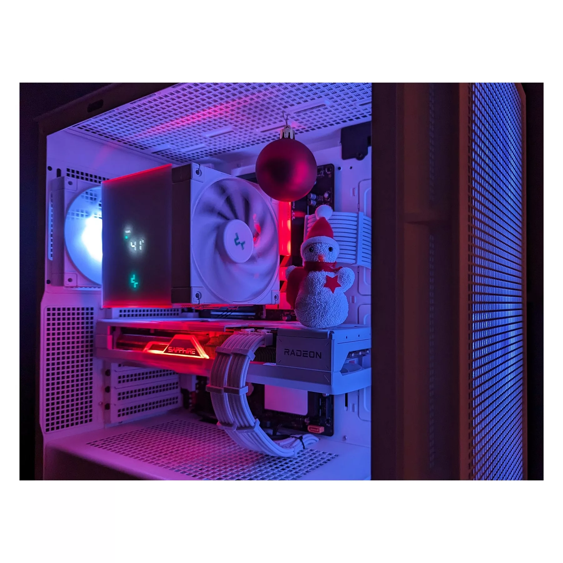 کیس کامپیوتر دیپ کول مدل CH560 WH