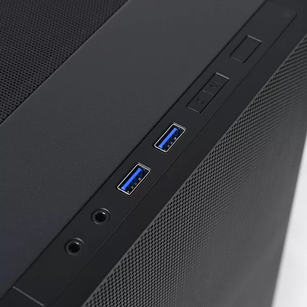 کیس کامپیوتر لیان لی مدل LANCOOL 205 MESH B
