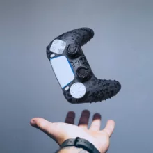 محافظ دسته پلی استیشن 5 اسپارک فاکس مدل Silicone Grip Pack Digital Camo به همراه روکش آنالوگ