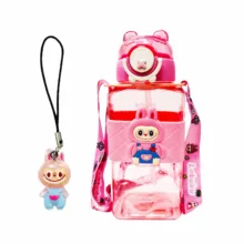 قمقمه کودک مدل لبوبو عروسکی گنجایش 0.65 لیتر همراه آویز