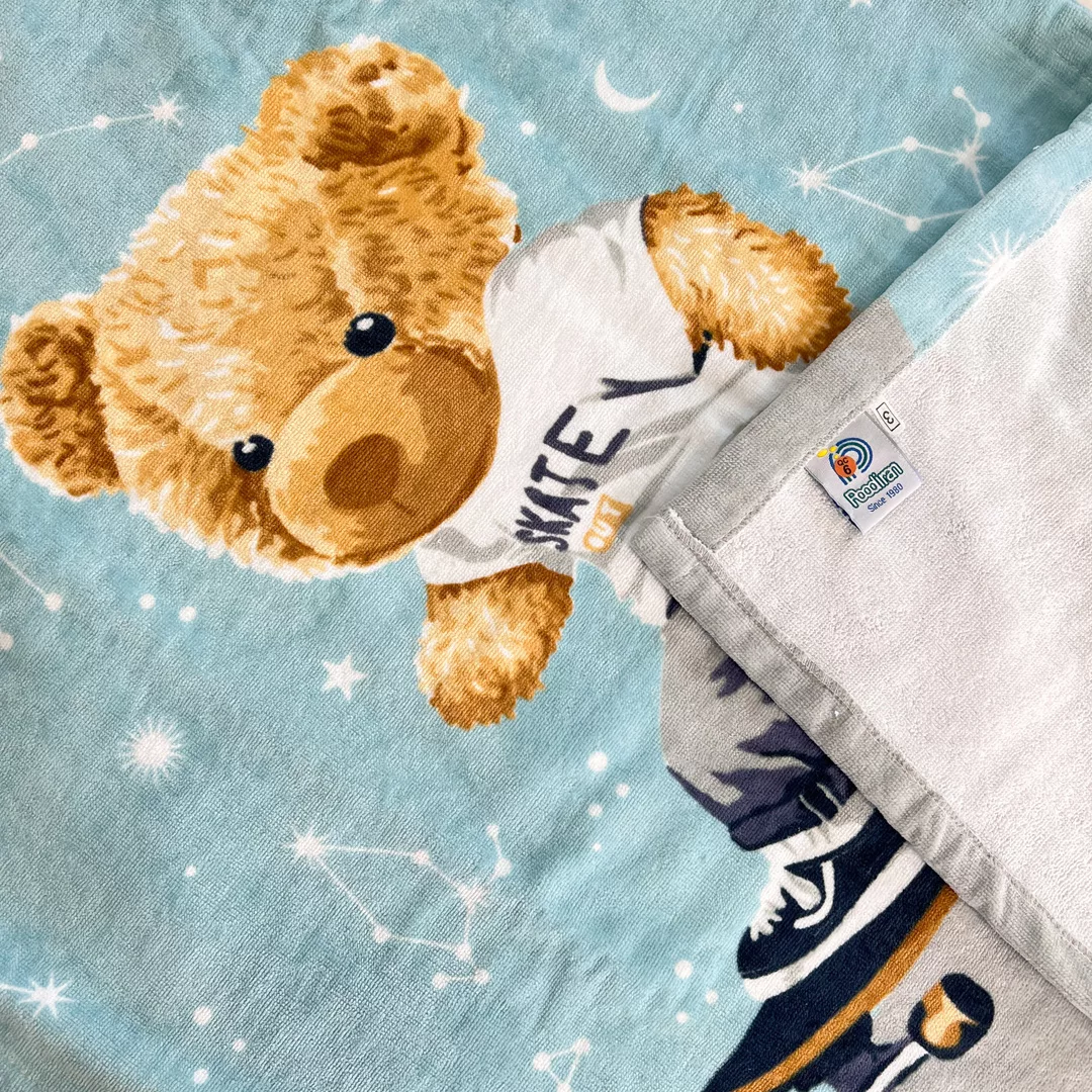 حوله پالتویی کودک پودایران مدل پانچو طرح تدی سایز 90