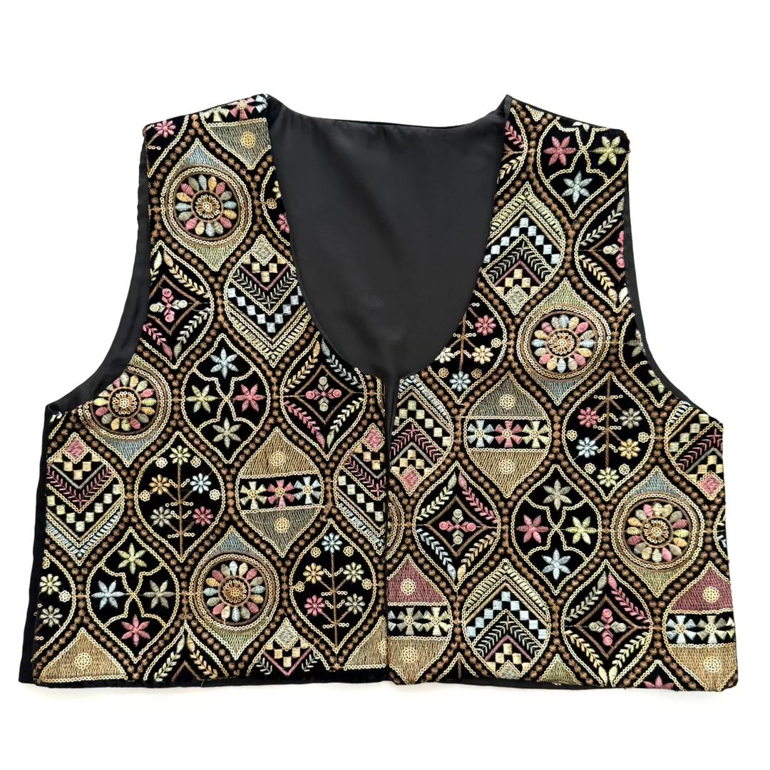 جلیقه رسمی زنانه مدل سنتی مخمل سوزندوزی کد ۰۴۱